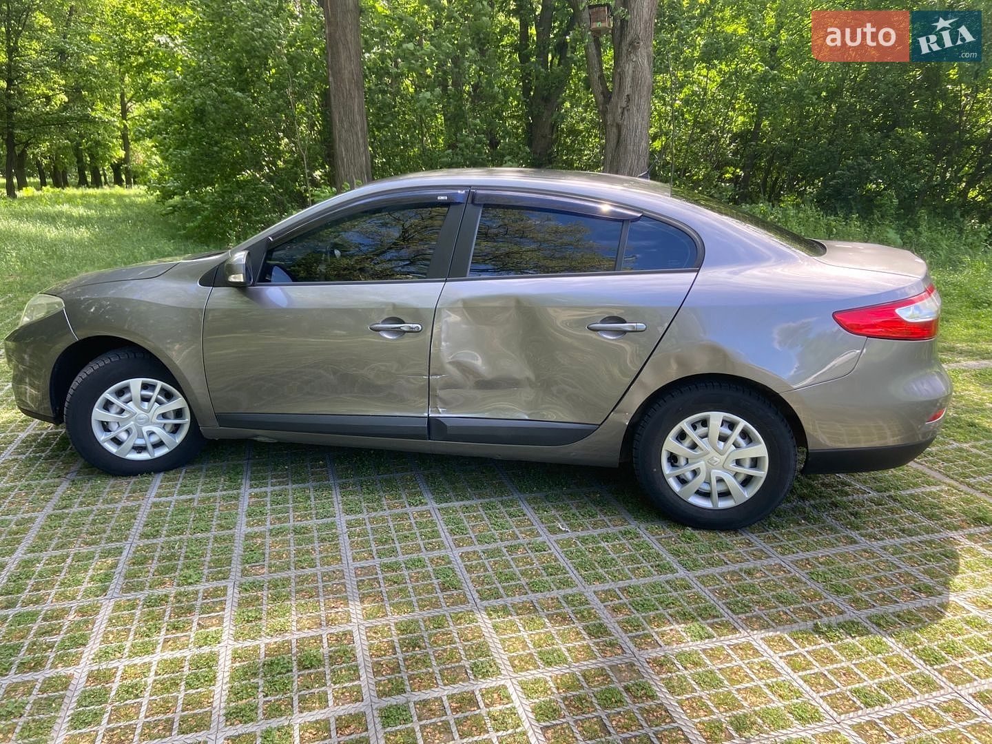 Renault Fluence 2011 VIN VF1LZBR0A46356996 фото оголошення 11 з 33