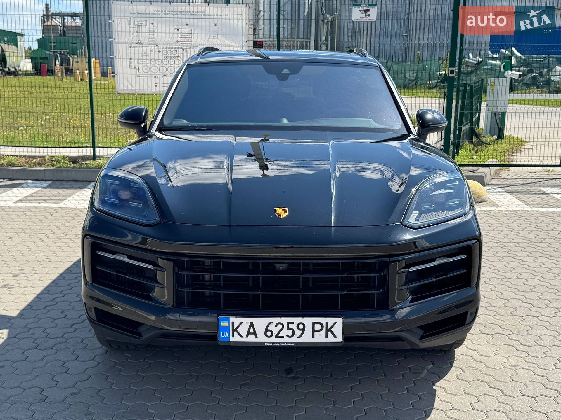 Porsche Cayenne 2023 VIN WP1ZZZ9YZRDA01873 фото оголошення 3 з 87