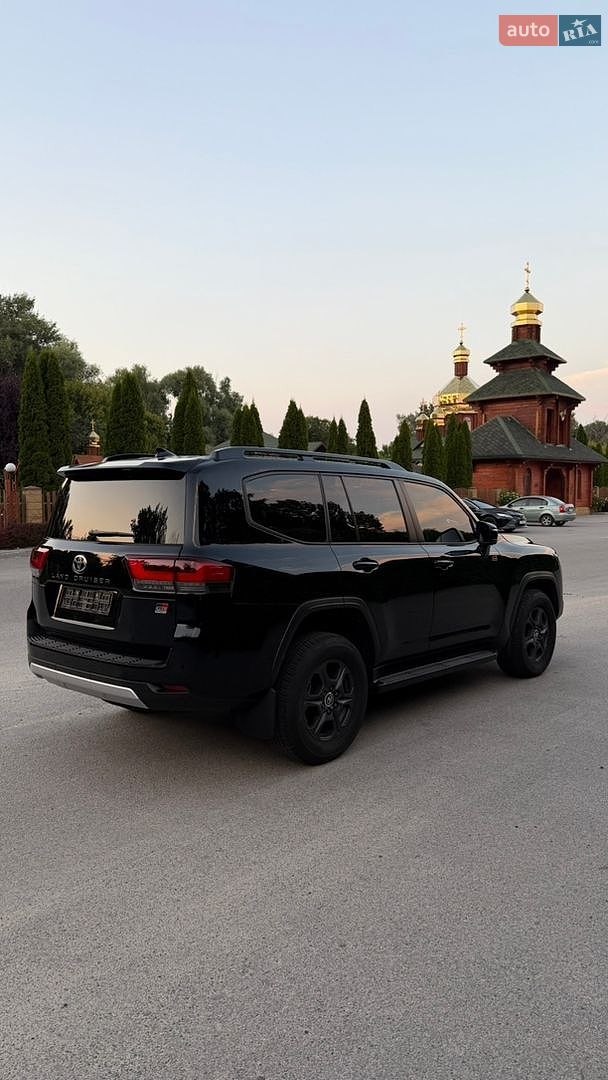 Toyota Land Cruiser 2023 VIN JTMAAABJ604040332 фото оголошення 3 з 21