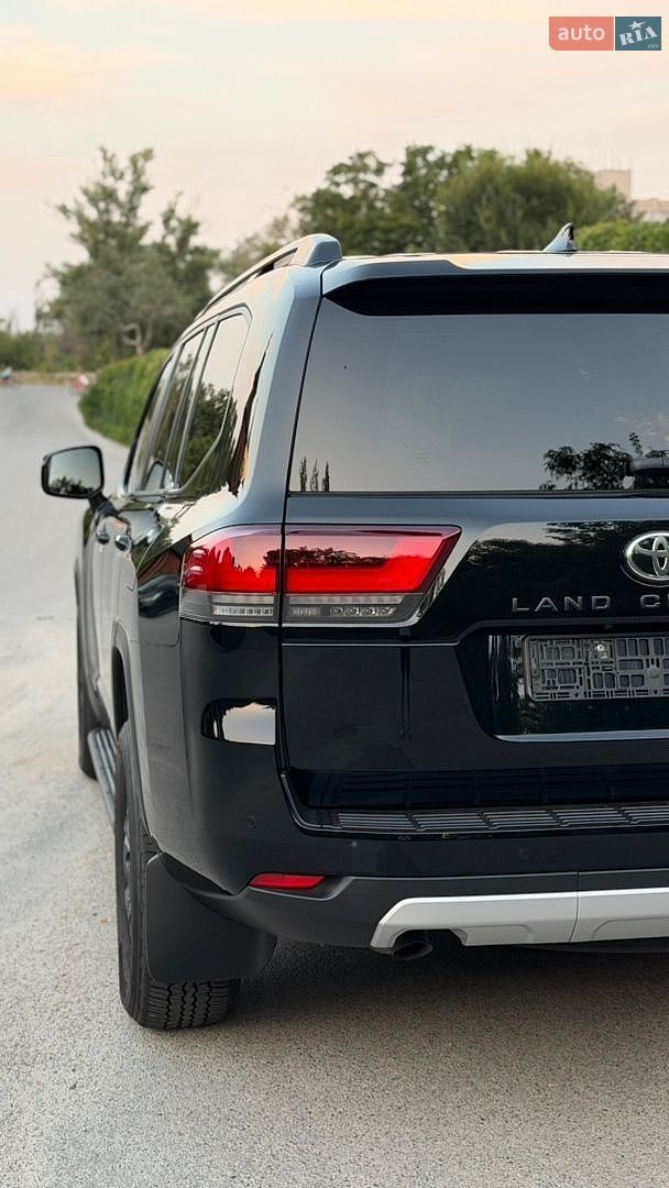 Toyota Land Cruiser 2023 VIN JTMAAABJ604040332 фото оголошення 5 з 21