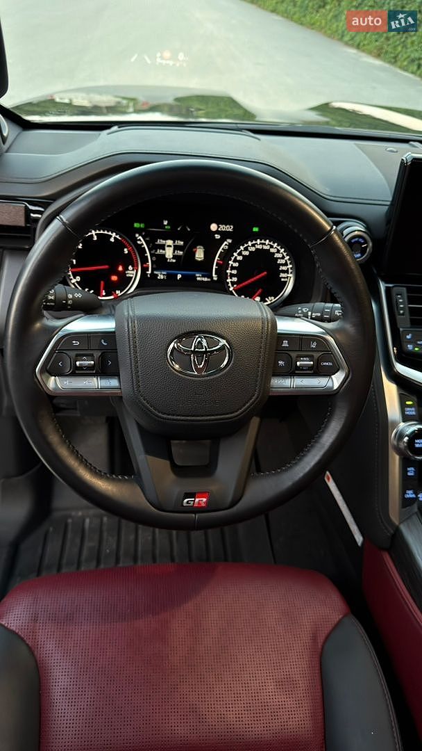 Toyota Land Cruiser 2023 VIN JTMAAABJ604040332 фото оголошення 9 з 21