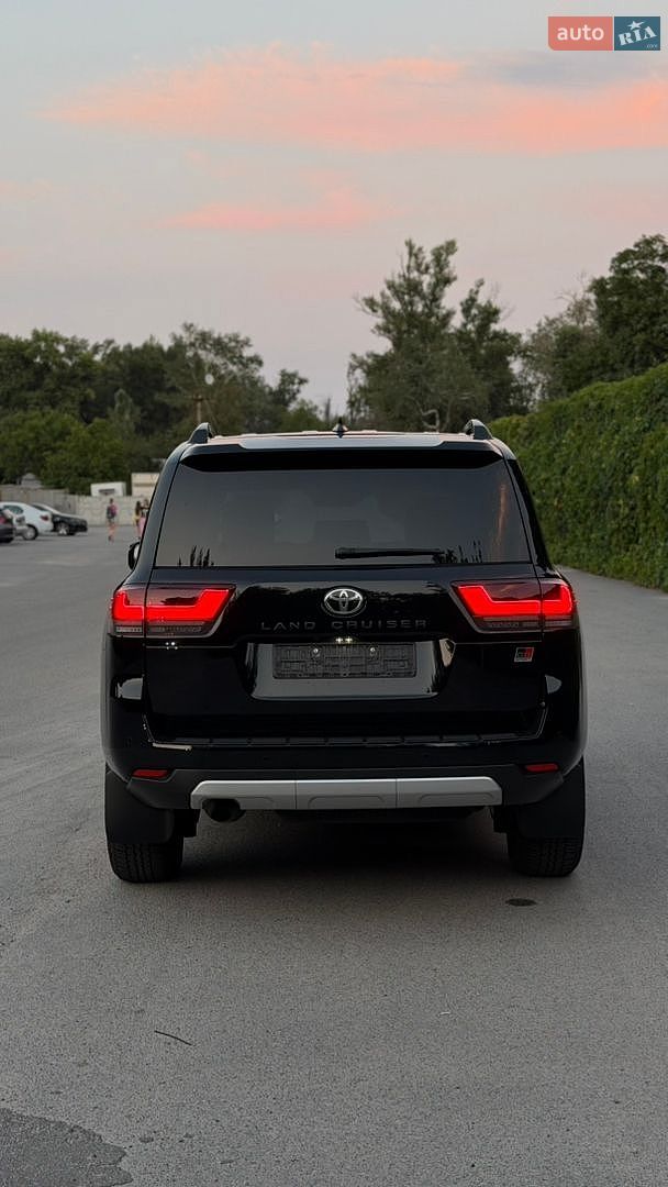 Toyota Land Cruiser 2023 VIN JTMAAABJ604040332 фото оголошення 14 з 21