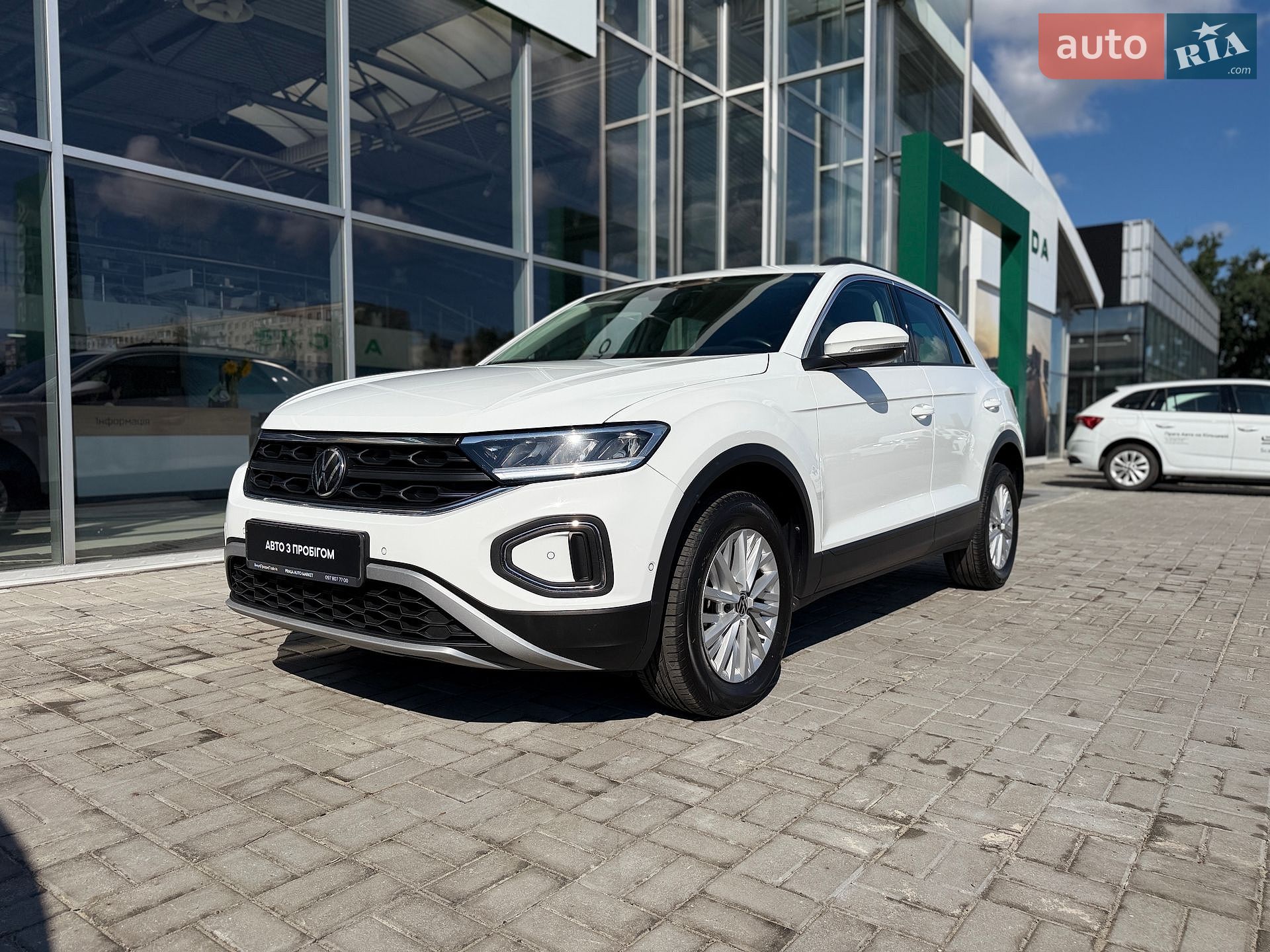 Volkswagen T-Roc 2023 VIN WVGZZZA1ZRV061891 фото оголошення 2 з 26