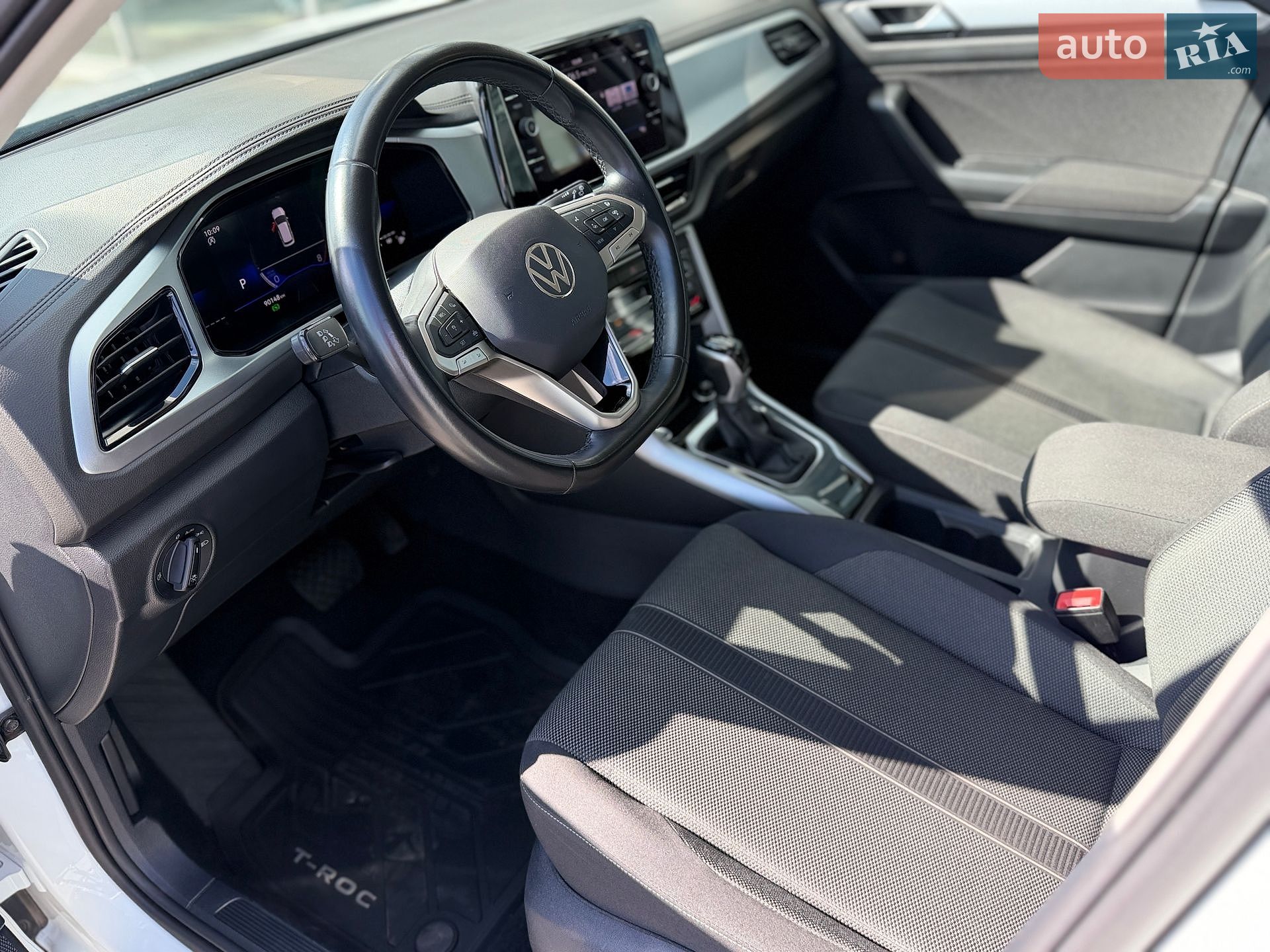 Volkswagen T-Roc 2023 VIN WVGZZZA1ZRV061891 фото оголошення 11 з 26
