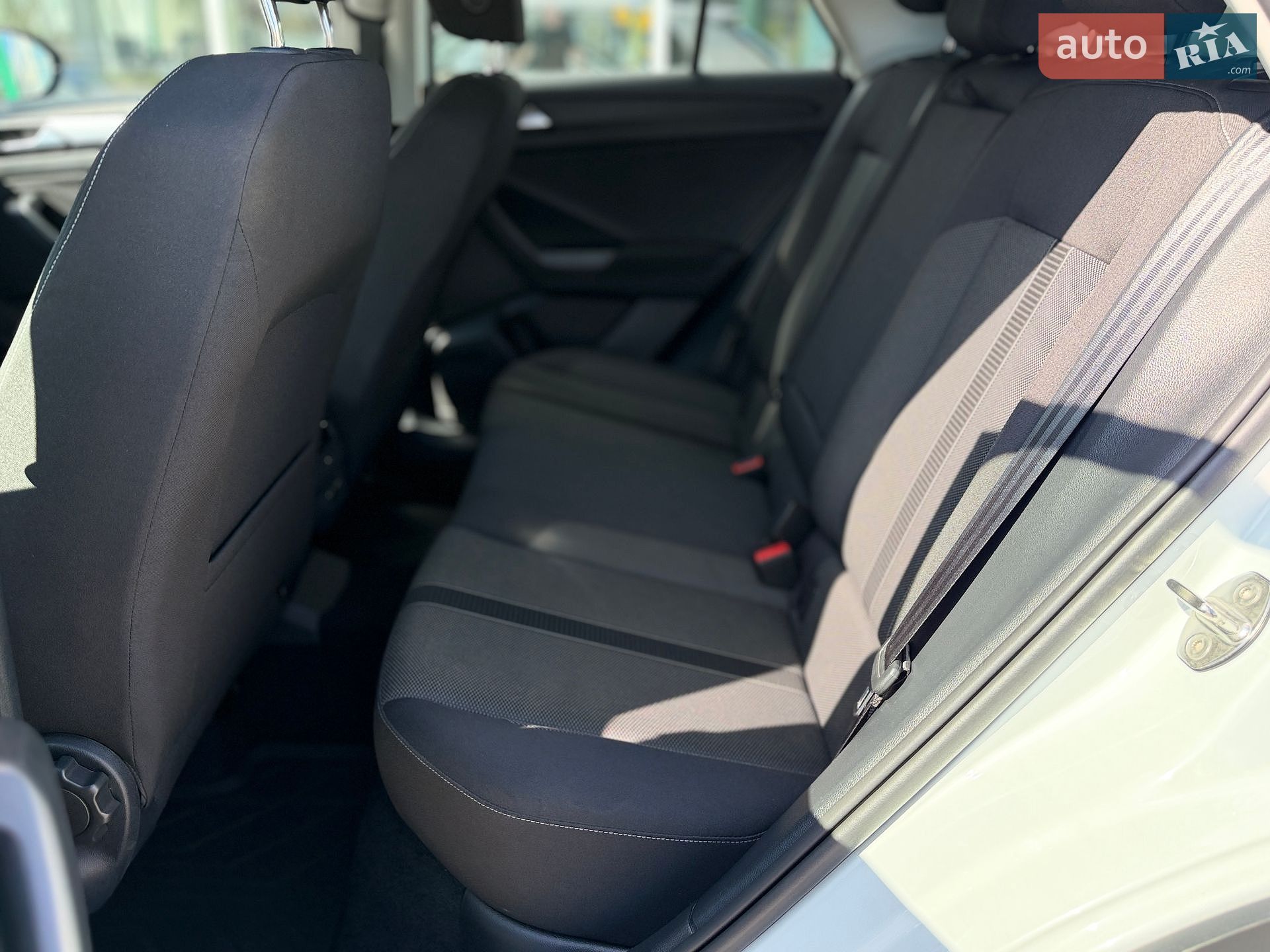 Volkswagen T-Roc 2023 VIN WVGZZZA1ZRV061891 фото оголошення 12 з 26