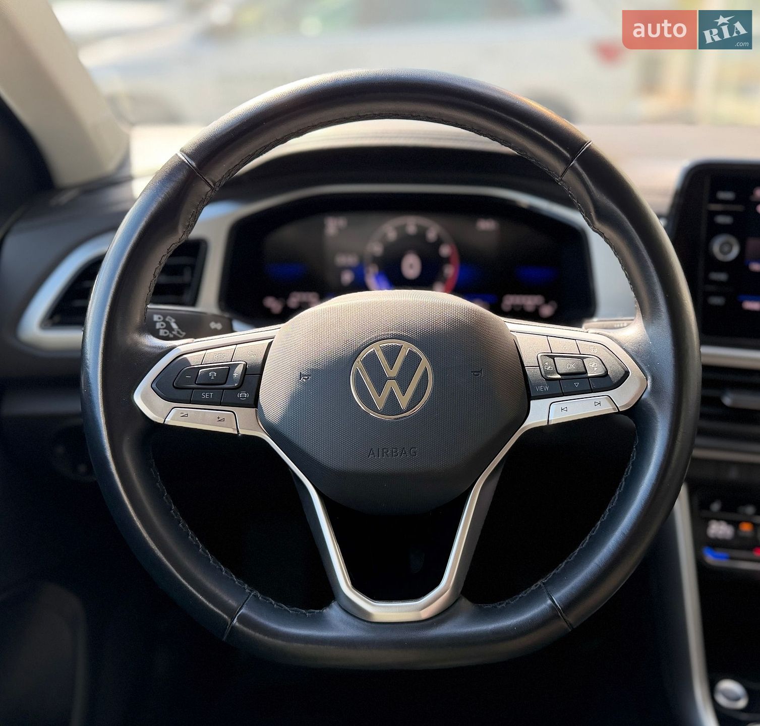 Volkswagen T-Roc 2023 VIN WVGZZZA1ZRV061891 фото оголошення 16 з 26