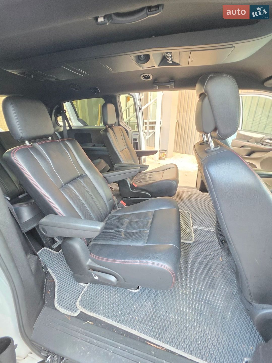 Dodge Grand Caravan 2019 VIN 2C4RDGEG0KR724516 фото оголошення 13 з 13