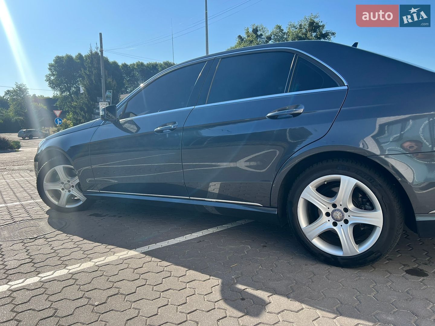 Mercedes-Benz E-Class 2014 VIN WDDHF8CB1EB059914 фото оголошення 2 з 10