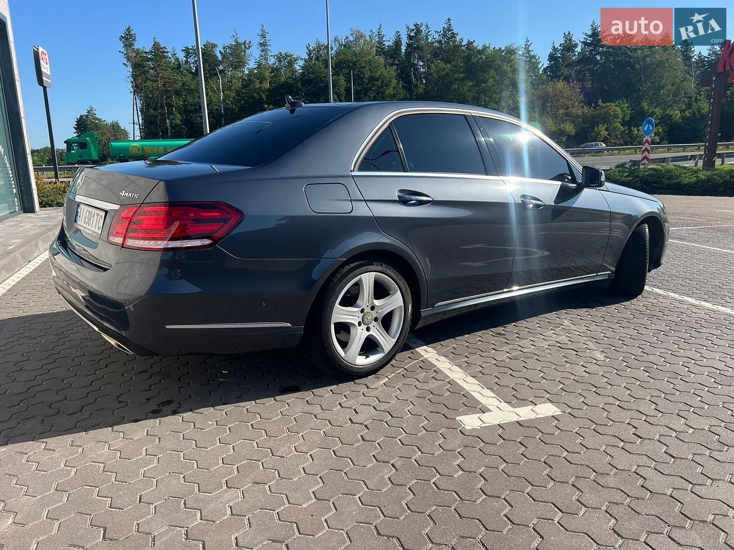 Mercedes-Benz E-Class 2014 VIN WDDHF8CB1EB059914 фото оголошення 8 з 10