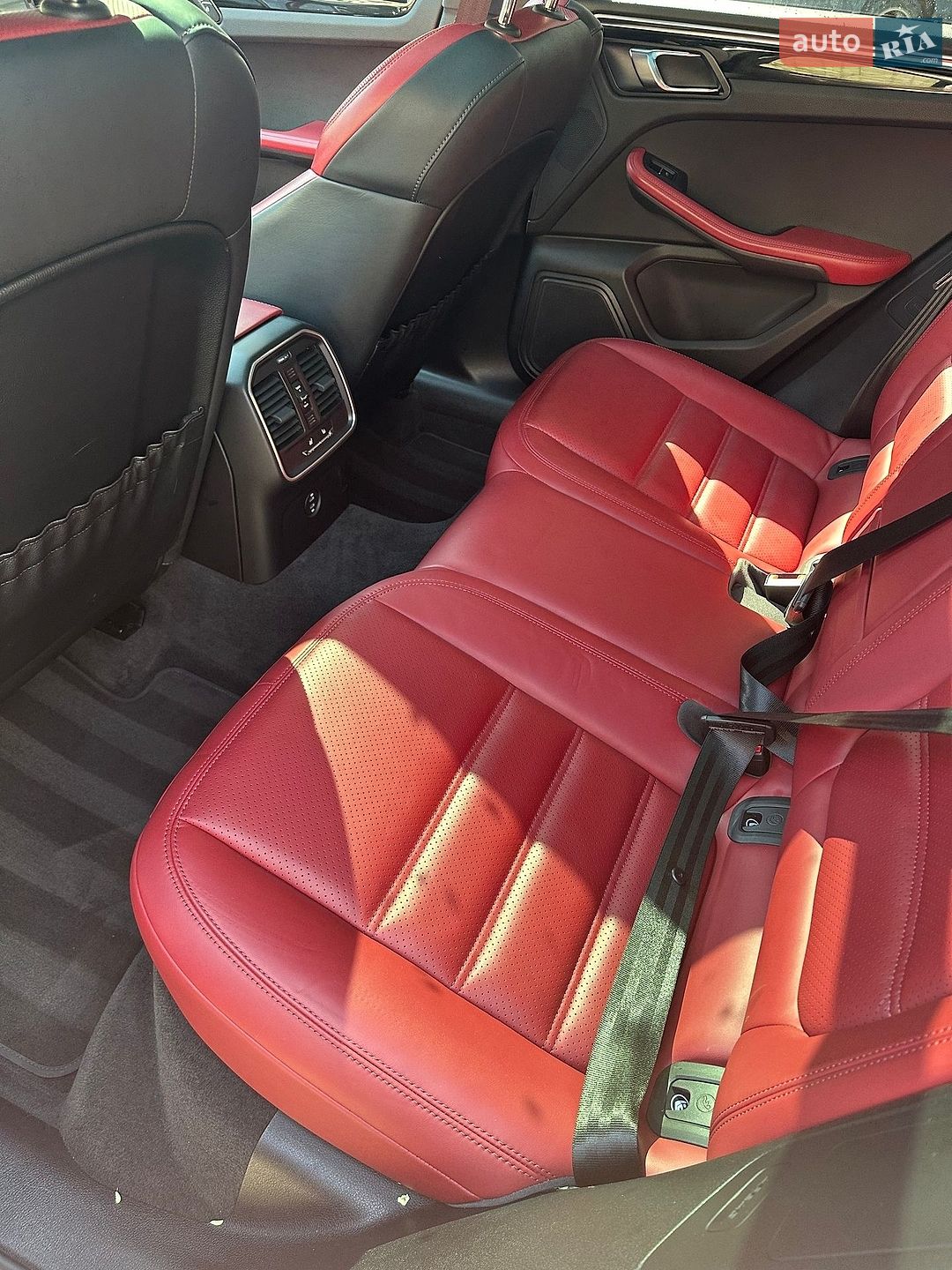 Porsche Macan 2023 VIN WP1AG2A50PLB38795 фото оголошення 10 з 12
