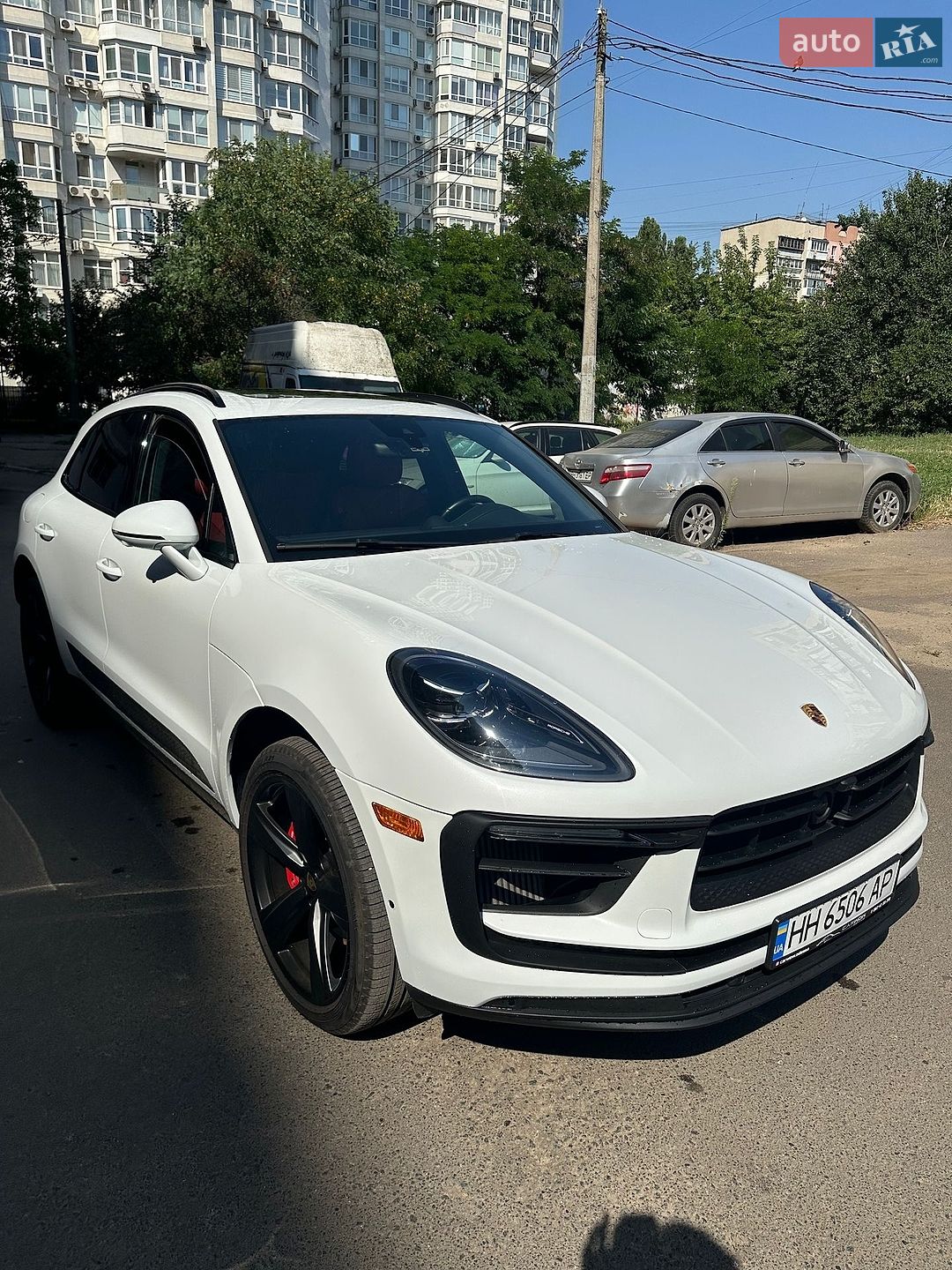 Porsche Macan 2023 VIN WP1AG2A50PLB38795 фото оголошення 2 з 12