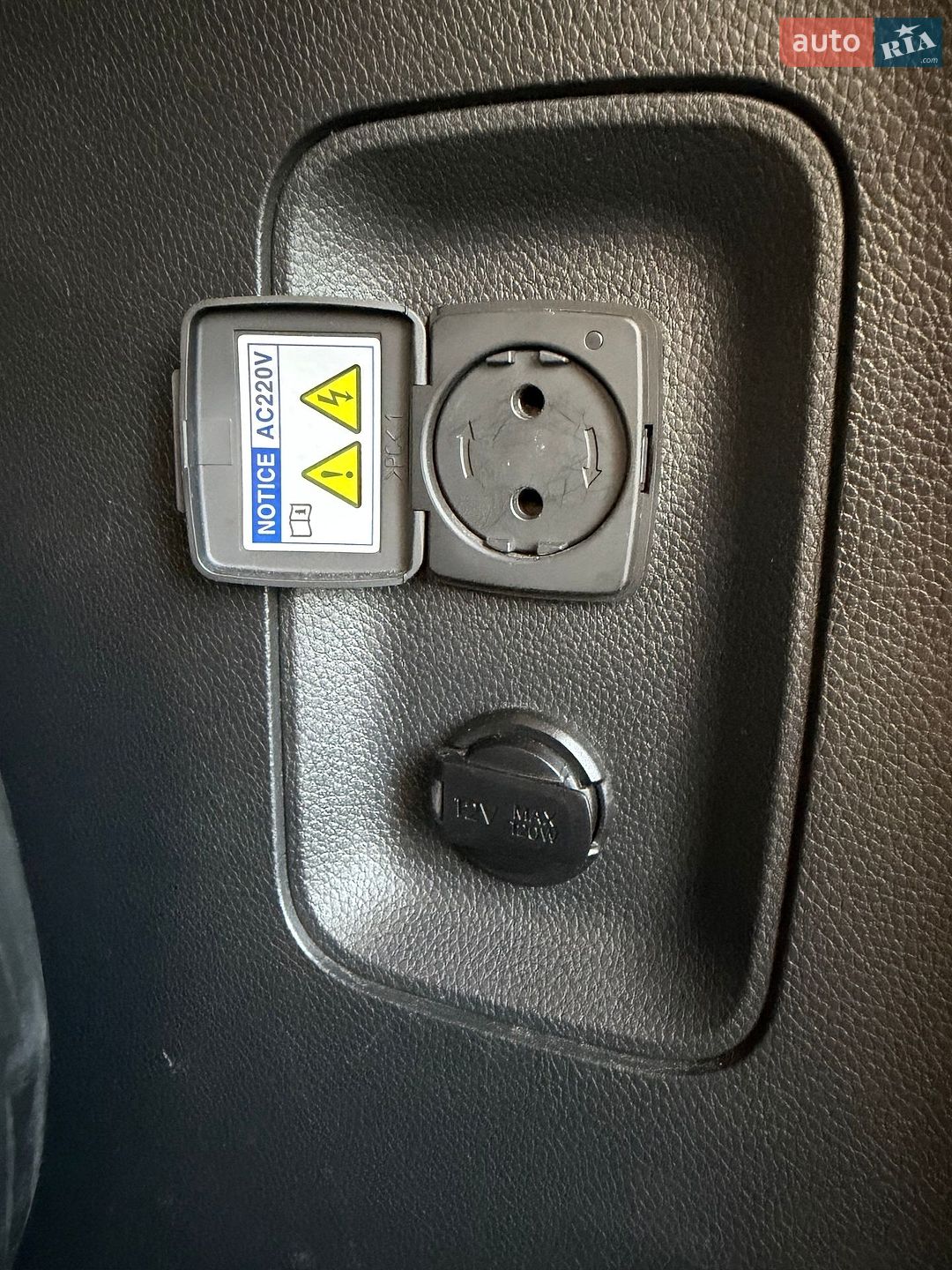 Hyundai Santa FE 2018 VIN KMHST81XDJU830131 фото оголошення 20 з 24