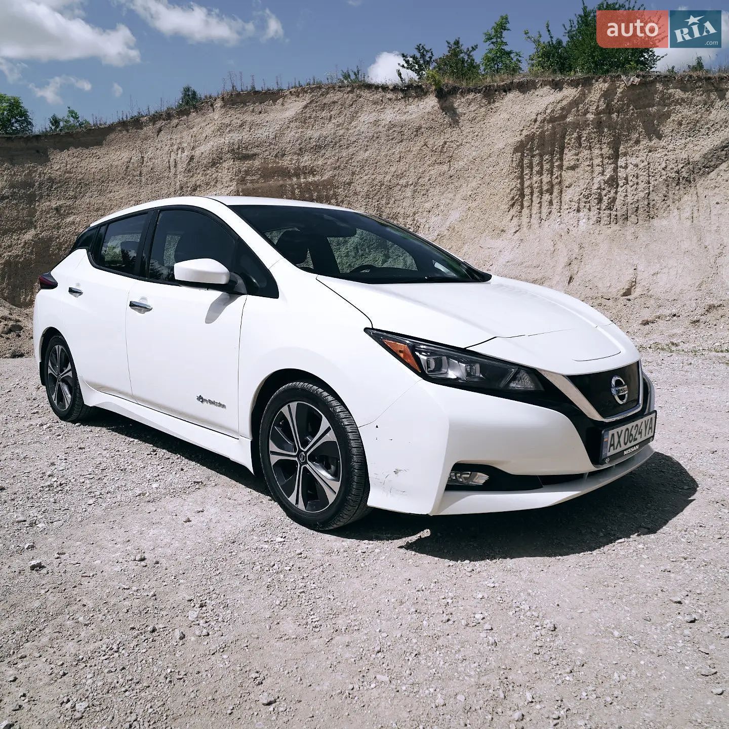 Nissan Leaf 2019 VIN 1N4AZ1CP1KC315647 фото оголошення 2 з 44