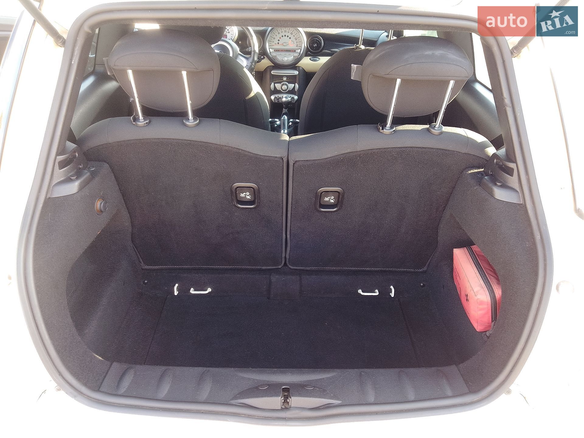 MINI Hatch 2008 VIN WMWME31030TU21869 фото оголошення 4 з 21