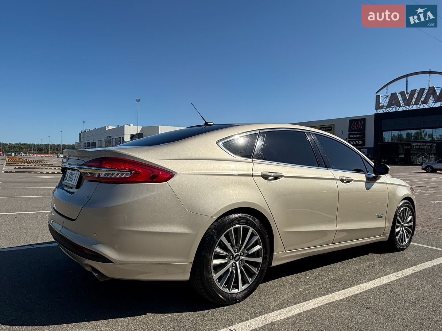 Ford Fusion 2017 VIN 3FA6P0PU0JR123576 фото оголошення 12 з 23
