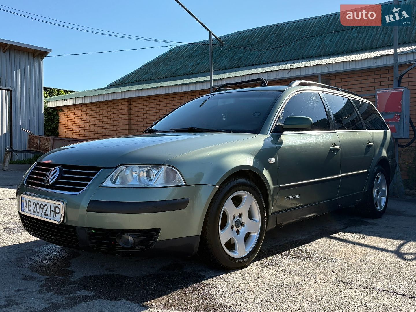 Volkswagen Passat 2001 VIN WVWZZZ3BZ2E162600 фото оголошення 2 з 9