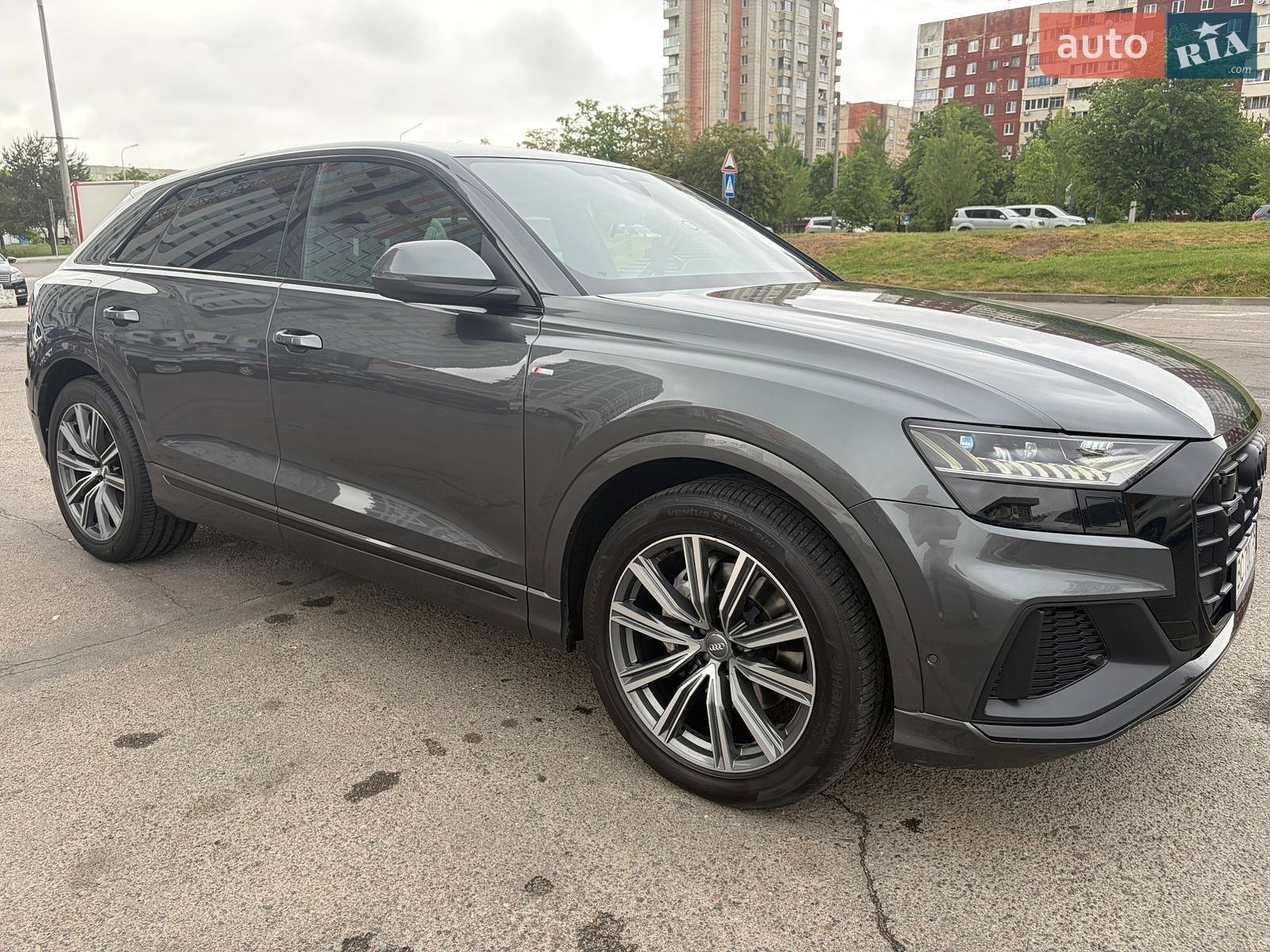 Audi Q8 2018 VIN WAUZZZF17KD017792 фото оголошення 2 з 34