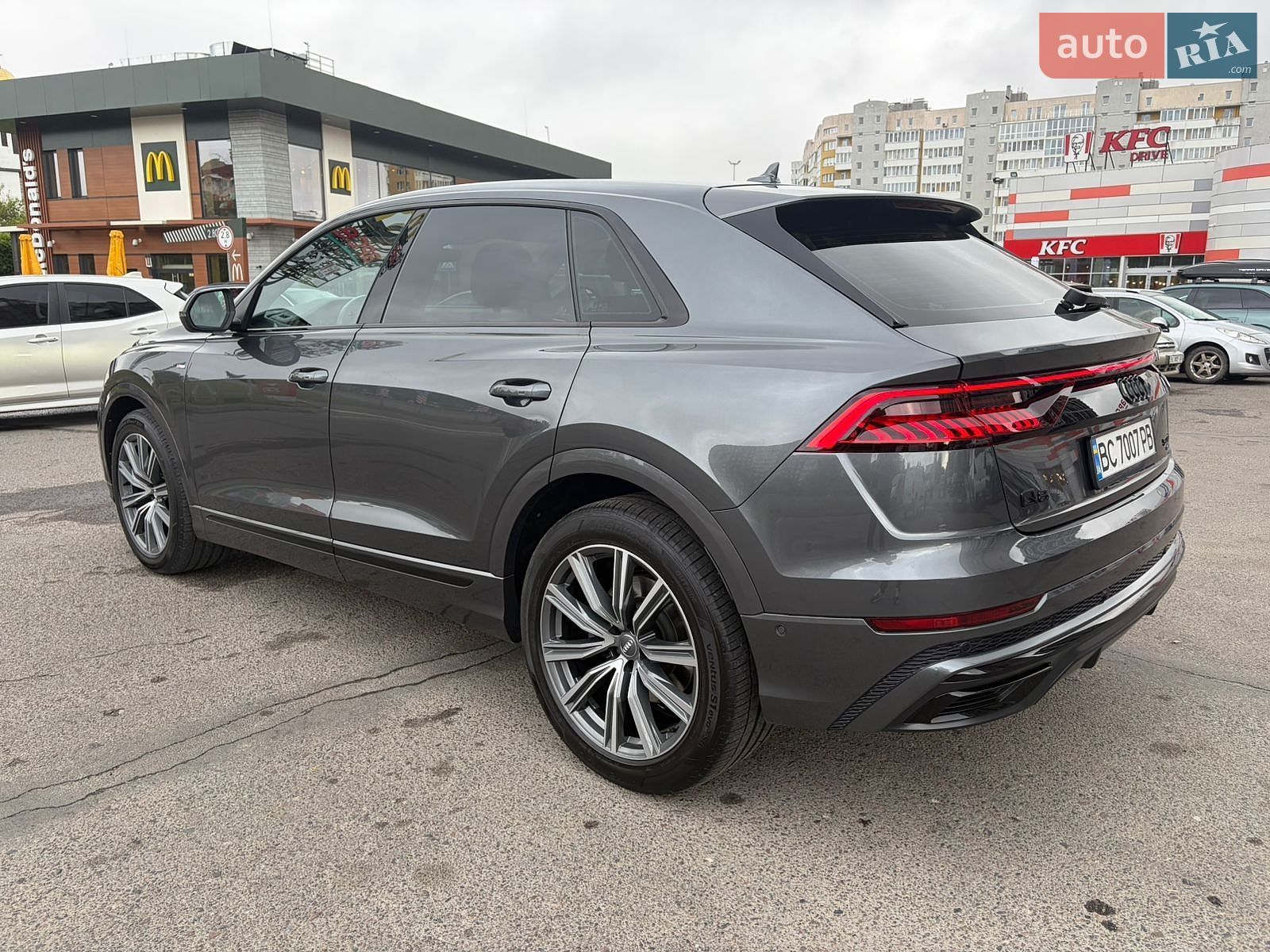 Audi Q8 2018 VIN WAUZZZF17KD017792 фото оголошення 6 з 34
