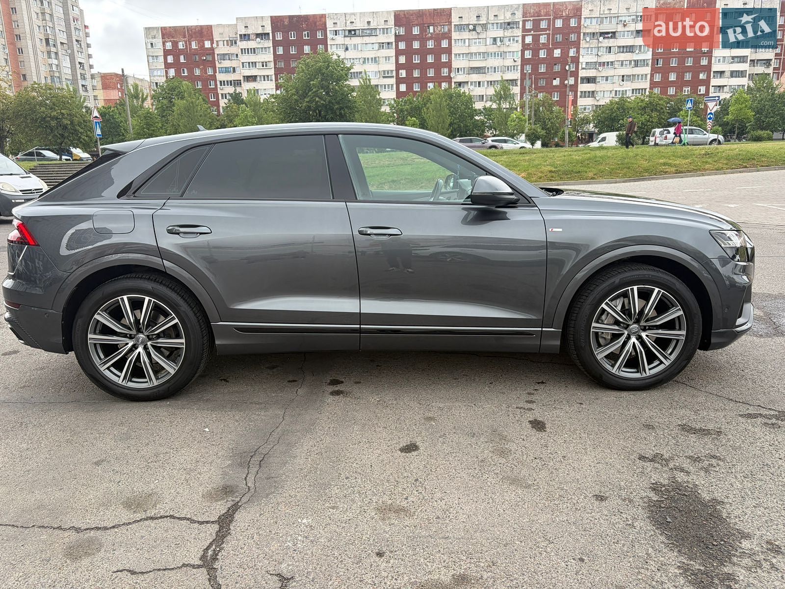 Audi Q8 2018 VIN WAUZZZF17KD017792 фото оголошення 5 з 34
