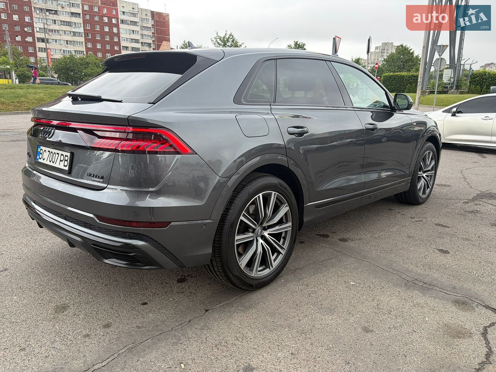Audi Q8 2018 VIN WAUZZZF17KD017792 фото оголошення 8 з 34