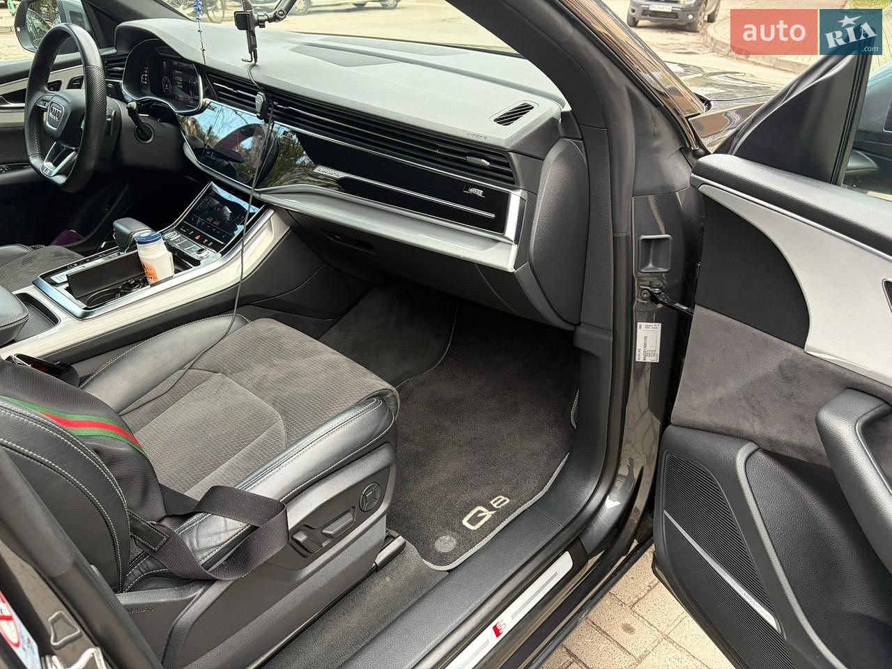 Audi Q8 2018 VIN WAUZZZF17KD017792 фото оголошення 14 з 34