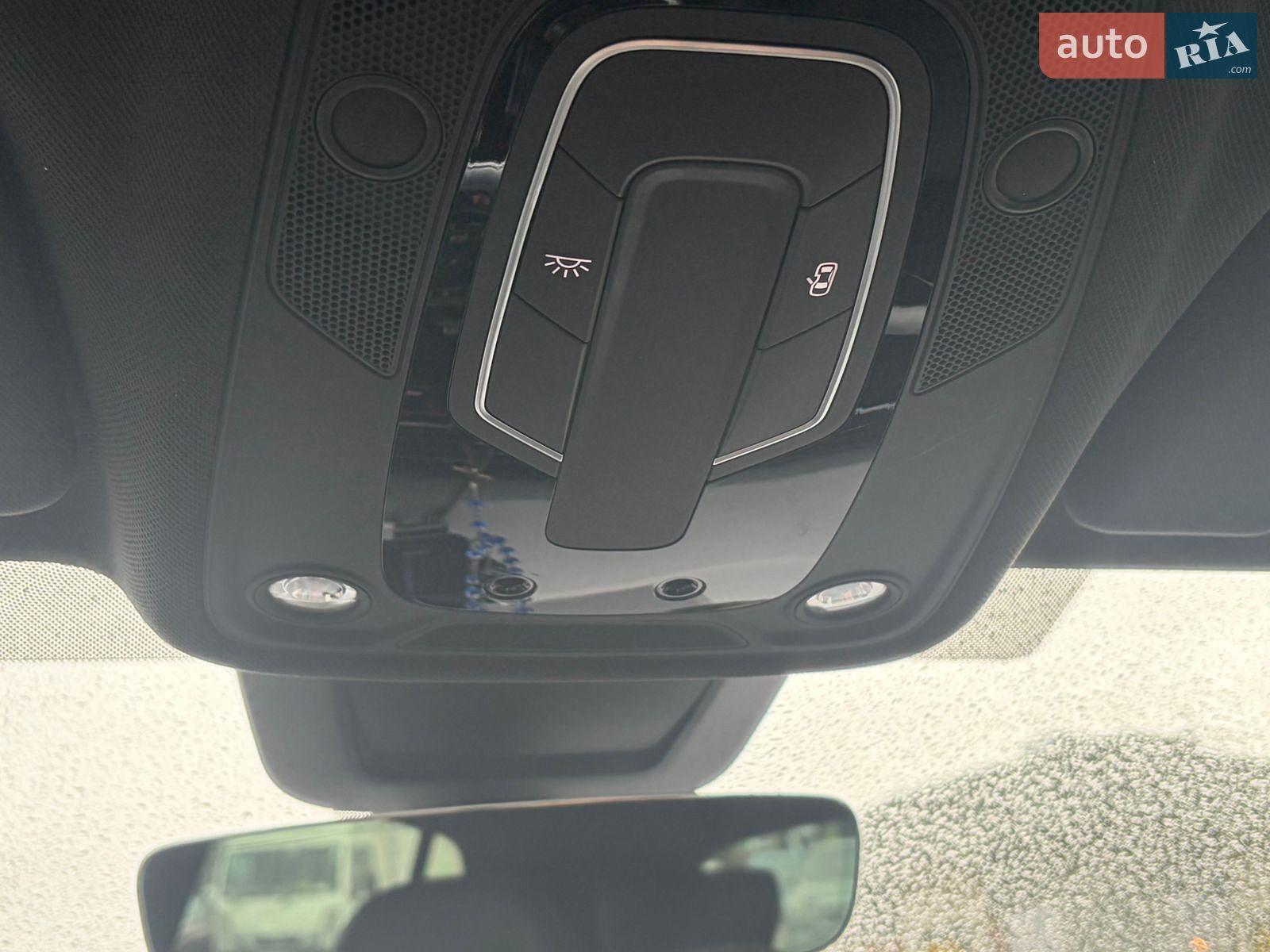 Audi Q8 2018 VIN WAUZZZF17KD017792 фото оголошення 30 з 34