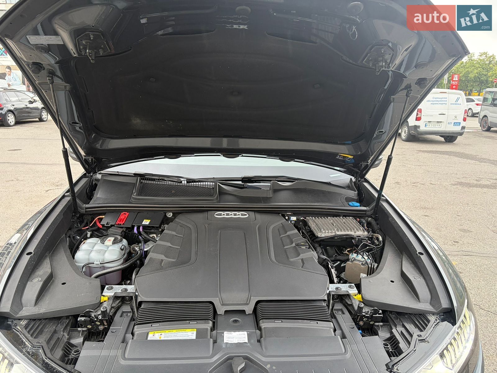 Audi Q8 2018 VIN WAUZZZF17KD017792 фото оголошення 33 з 34