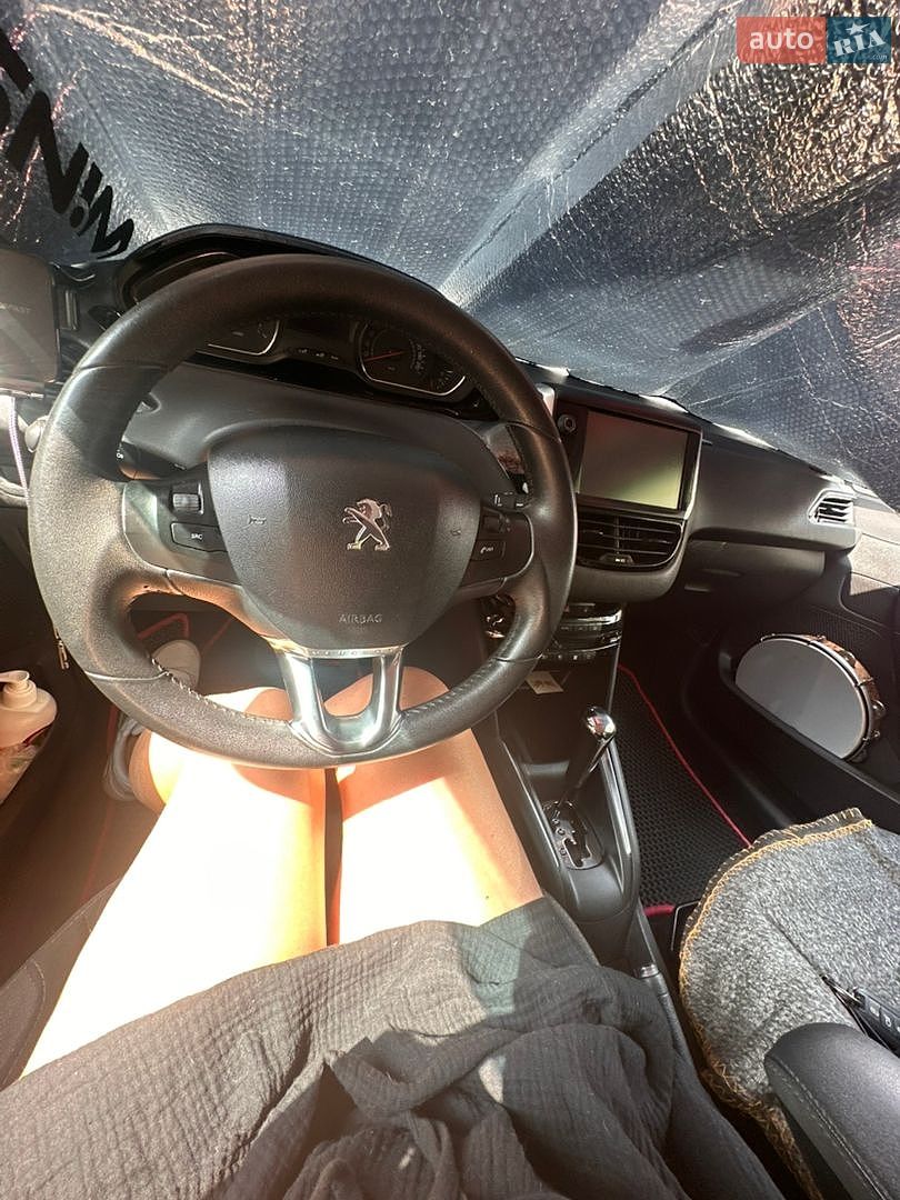 Peugeot 208 2013 VIN VF3CC5FS9DT080642 фото оголошення 5 з 6