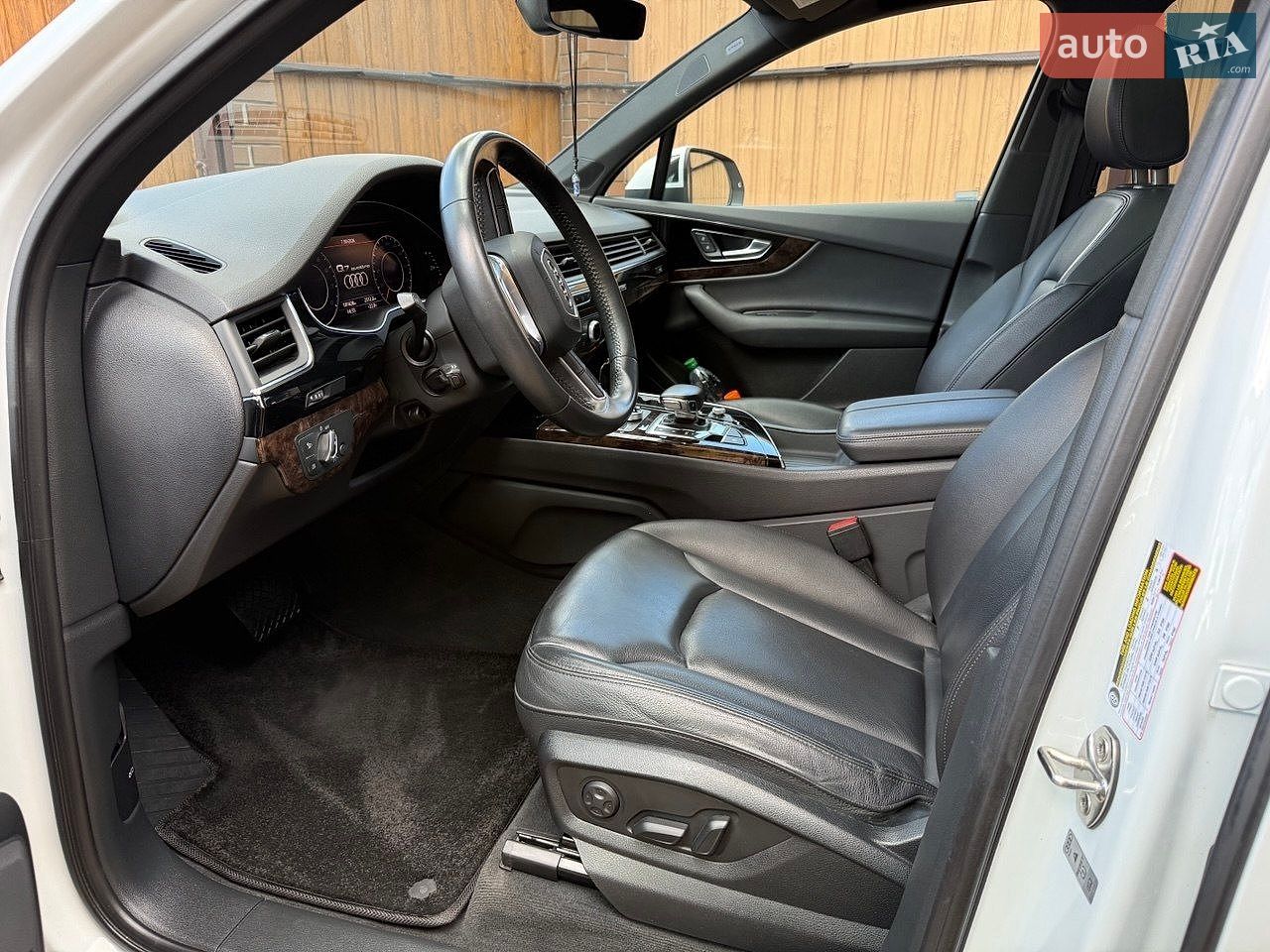 Audi Q7 2019 VIN WA1LABF72KD034604 фото оголошення 8 з 19