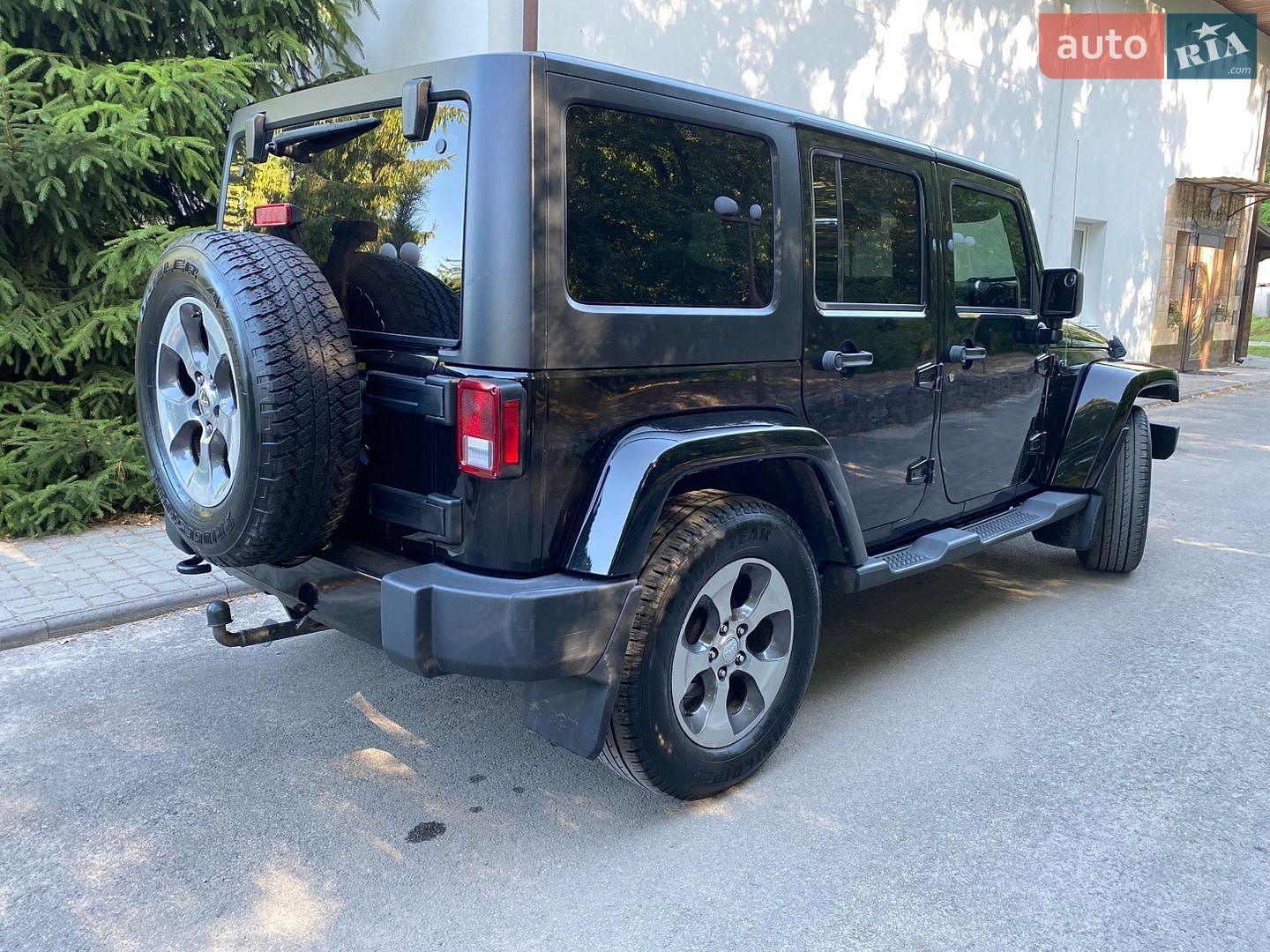 Jeep Wrangler 2017 VIN 1C4BJWEG5HL622005 фото оголошення 3 з 12