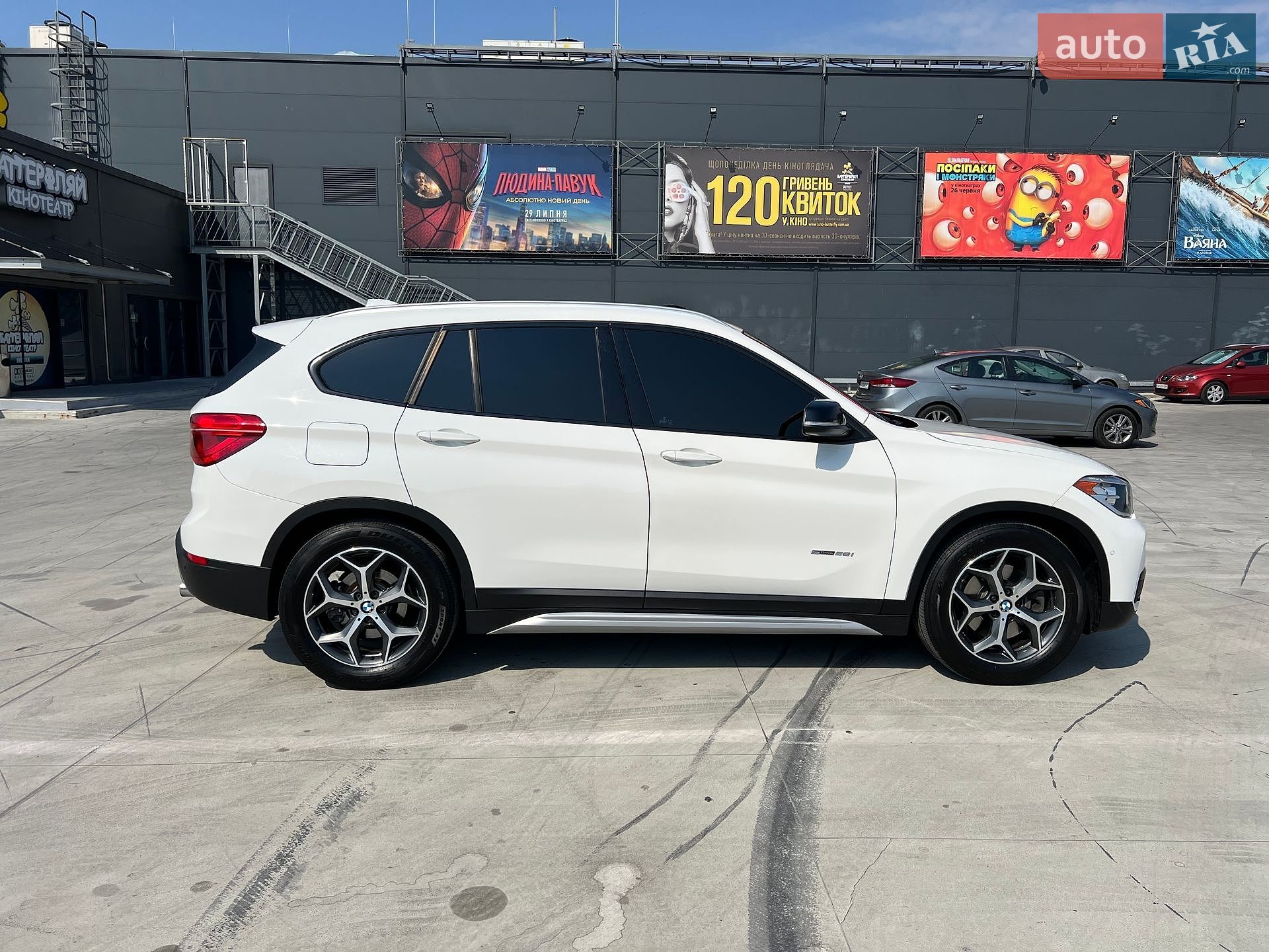 BMW X1 2017 VIN WBXHU7C30H5H37421 фото оголошення 2 з 16