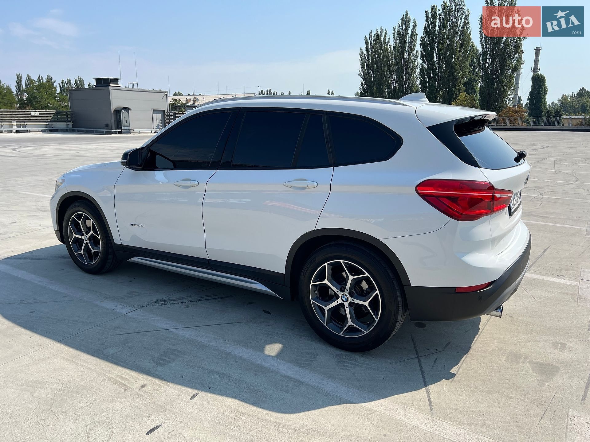 BMW X1 2017 VIN WBXHU7C30H5H37421 фото оголошення 6 з 16