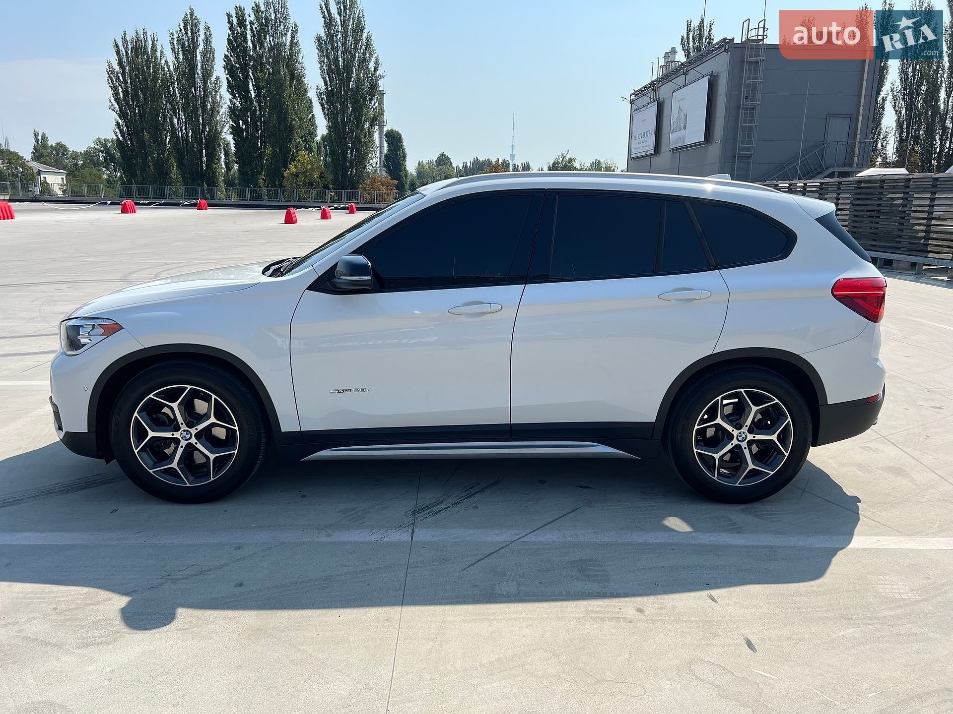 BMW X1 2017 VIN WBXHU7C30H5H37421 фото оголошення 7 з 16