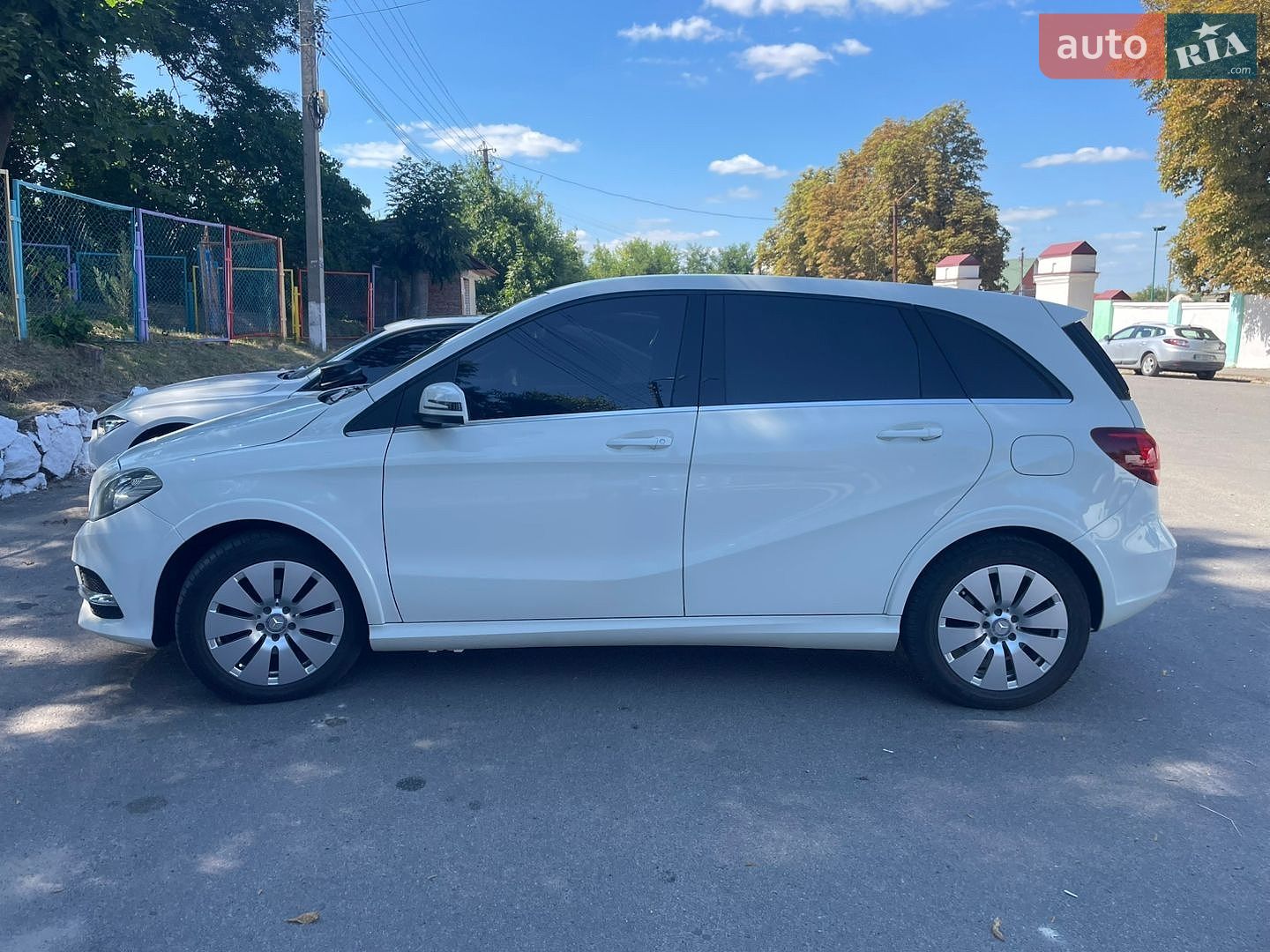 Mercedes-Benz B-Class 2015 VIN WDD2428901J005832 фото оголошення 9 з 12