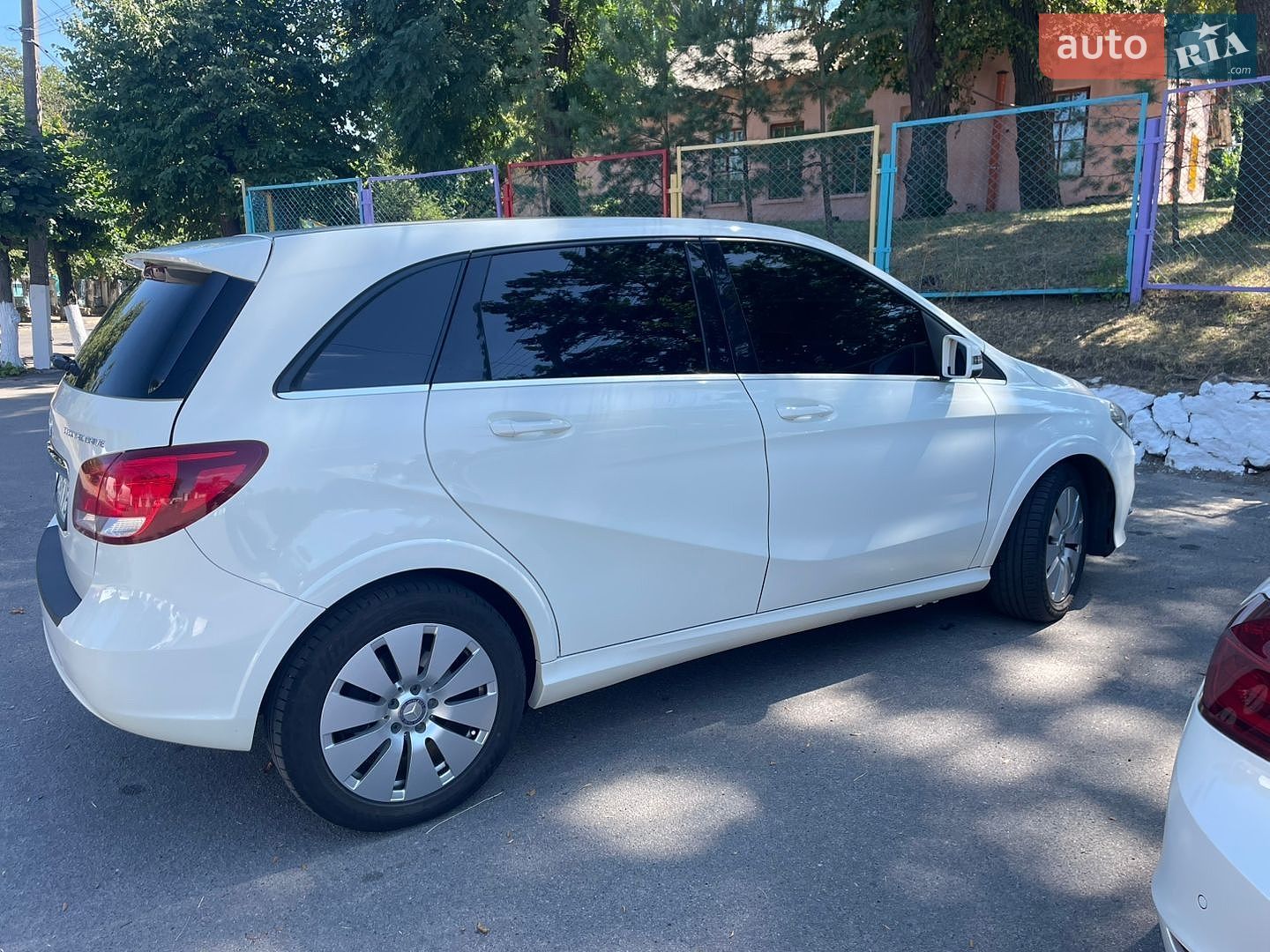 Mercedes-Benz B-Class 2015 VIN WDD2428901J005832 фото оголошення 11 з 12