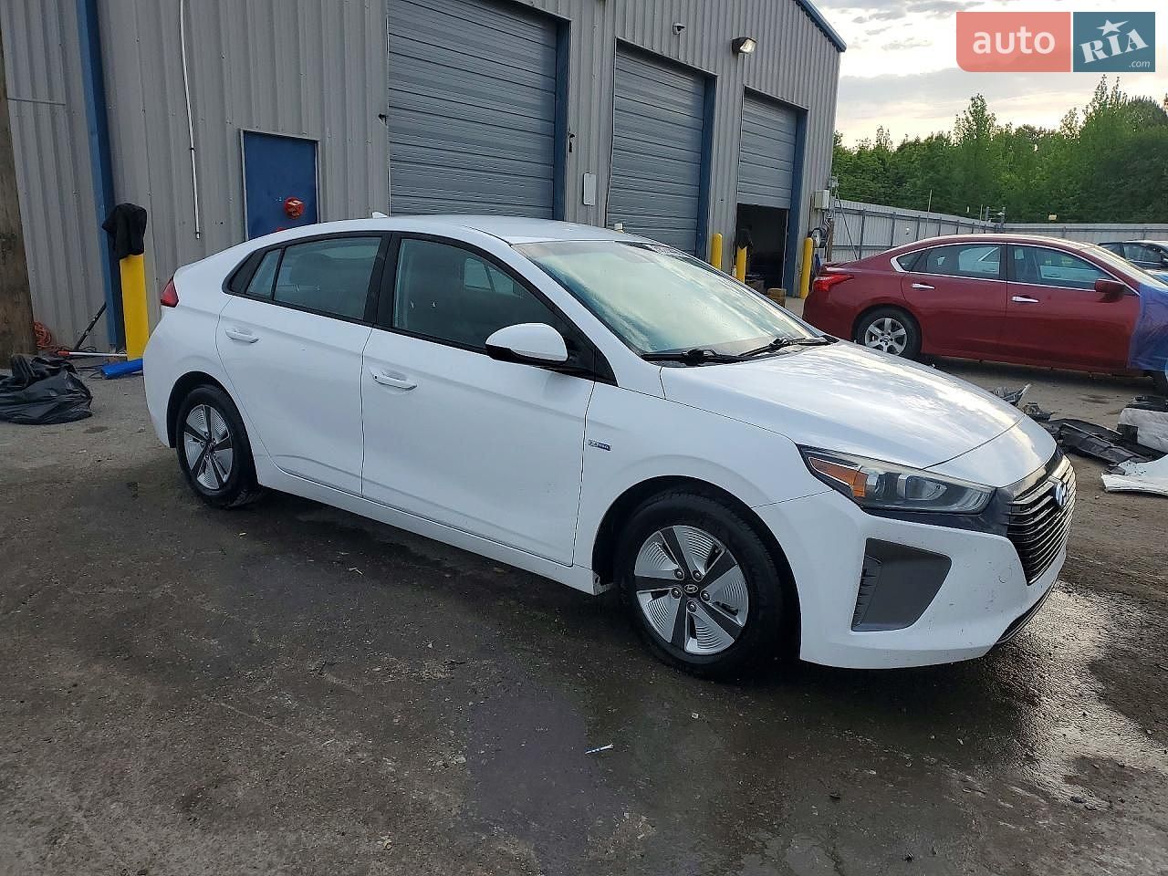 Hyundai Ioniq 2017 VIN KMHC65LC4JU064983 фото оголошення 3 з 12