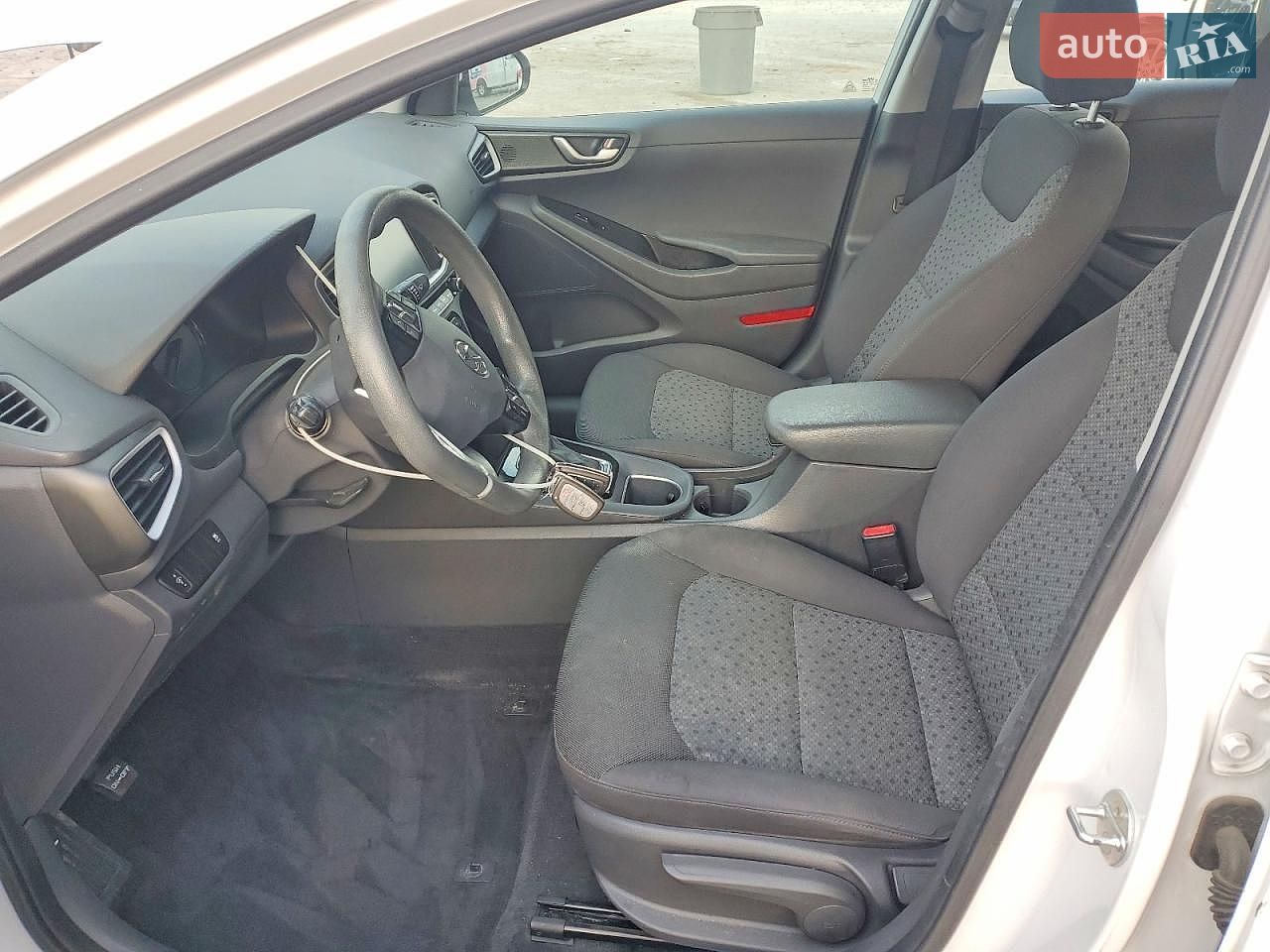 Hyundai Ioniq 2017 VIN KMHC65LC4JU064983 фото оголошення 7 з 12