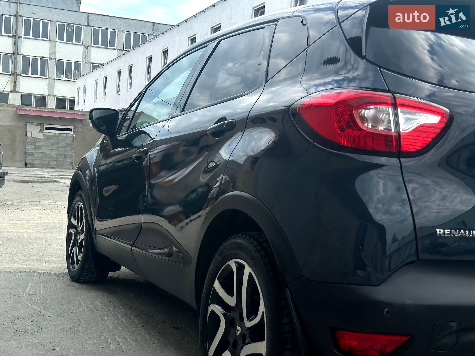 Renault Captur 2016 VIN VF12REL1E55603456 фото оголошення 2 з 30
