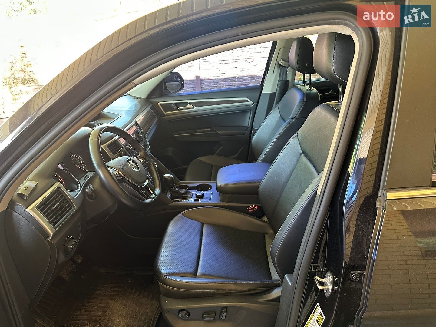 Volkswagen Atlas 2018 VIN 1V2UR2CA1KC510221 фото оголошення 4 з 15