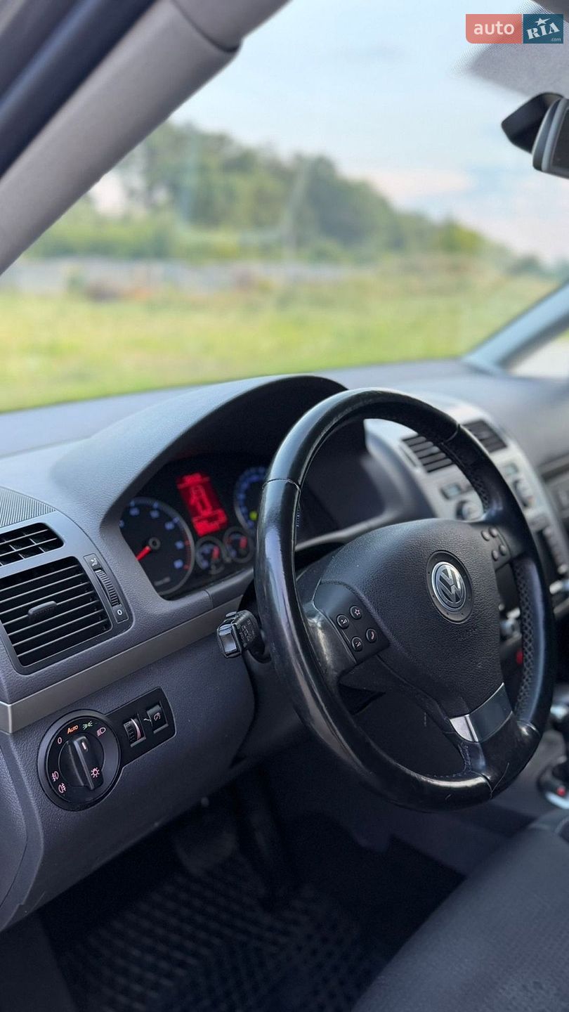 Volkswagen Touran 2010 VIN WVGZZZ1TZAW105006 фото оголошення 12 з 35