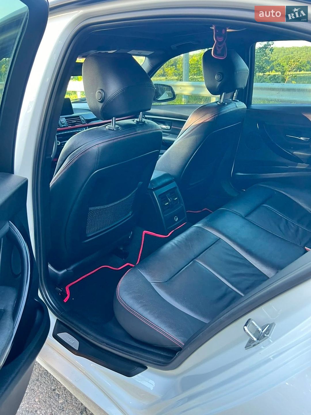 BMW 3 Series 2012 VIN WBA3A5C59CF349042 фото оголошення 12 з 42