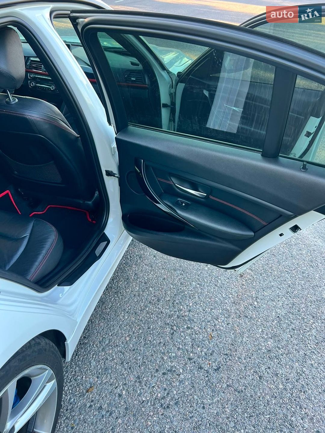 BMW 3 Series 2012 VIN WBA3A5C59CF349042 фото оголошення 17 з 42