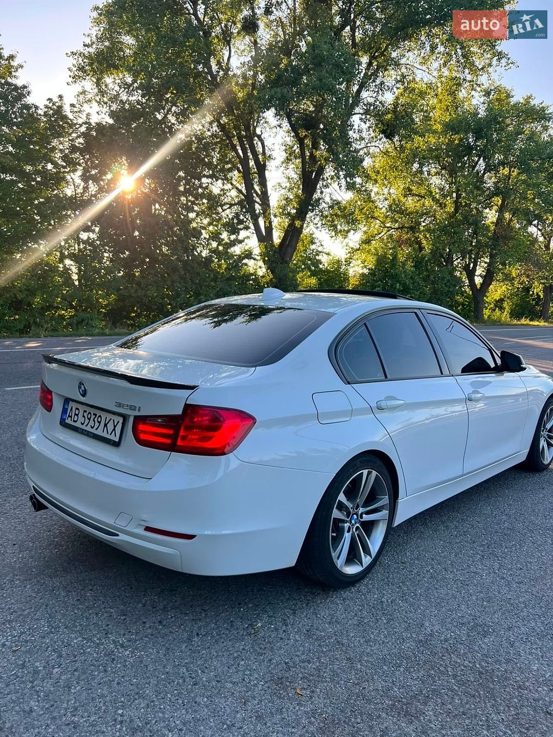BMW 3 Series 2012 VIN WBA3A5C59CF349042 фото оголошення 24 з 42