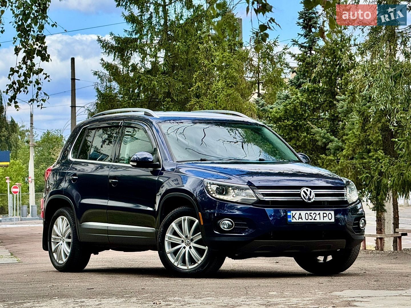Volkswagen Tiguan 2016 VIN WVGBV7AX6GW577570 фото оголошення 2 з 36