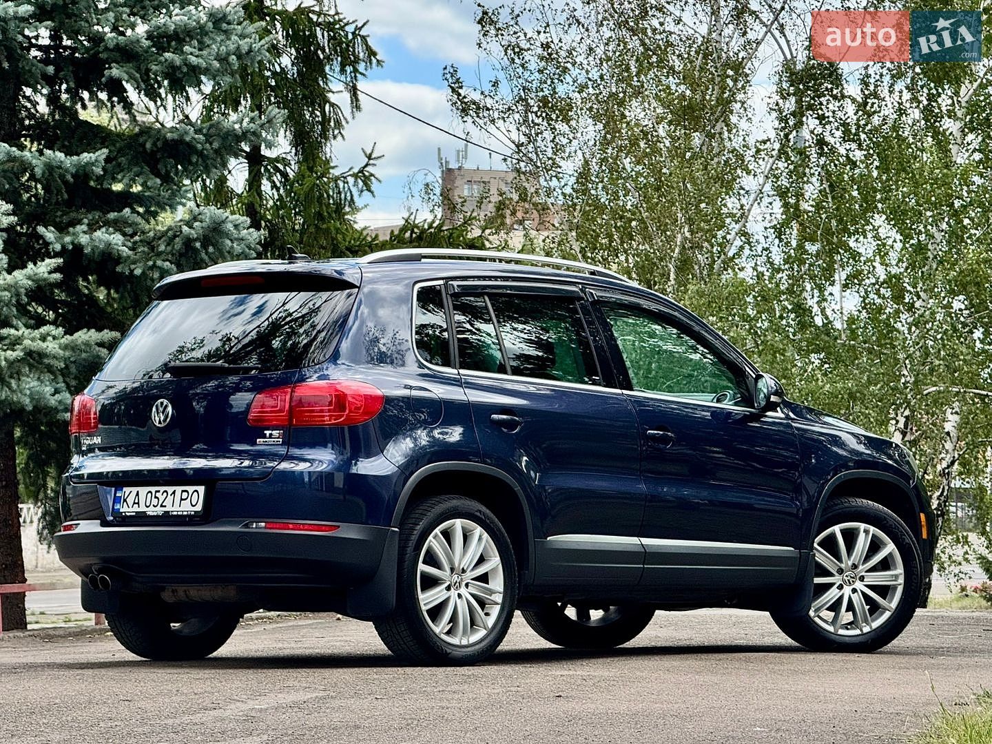 Volkswagen Tiguan 2016 VIN WVGBV7AX6GW577570 фото оголошення 12 з 36