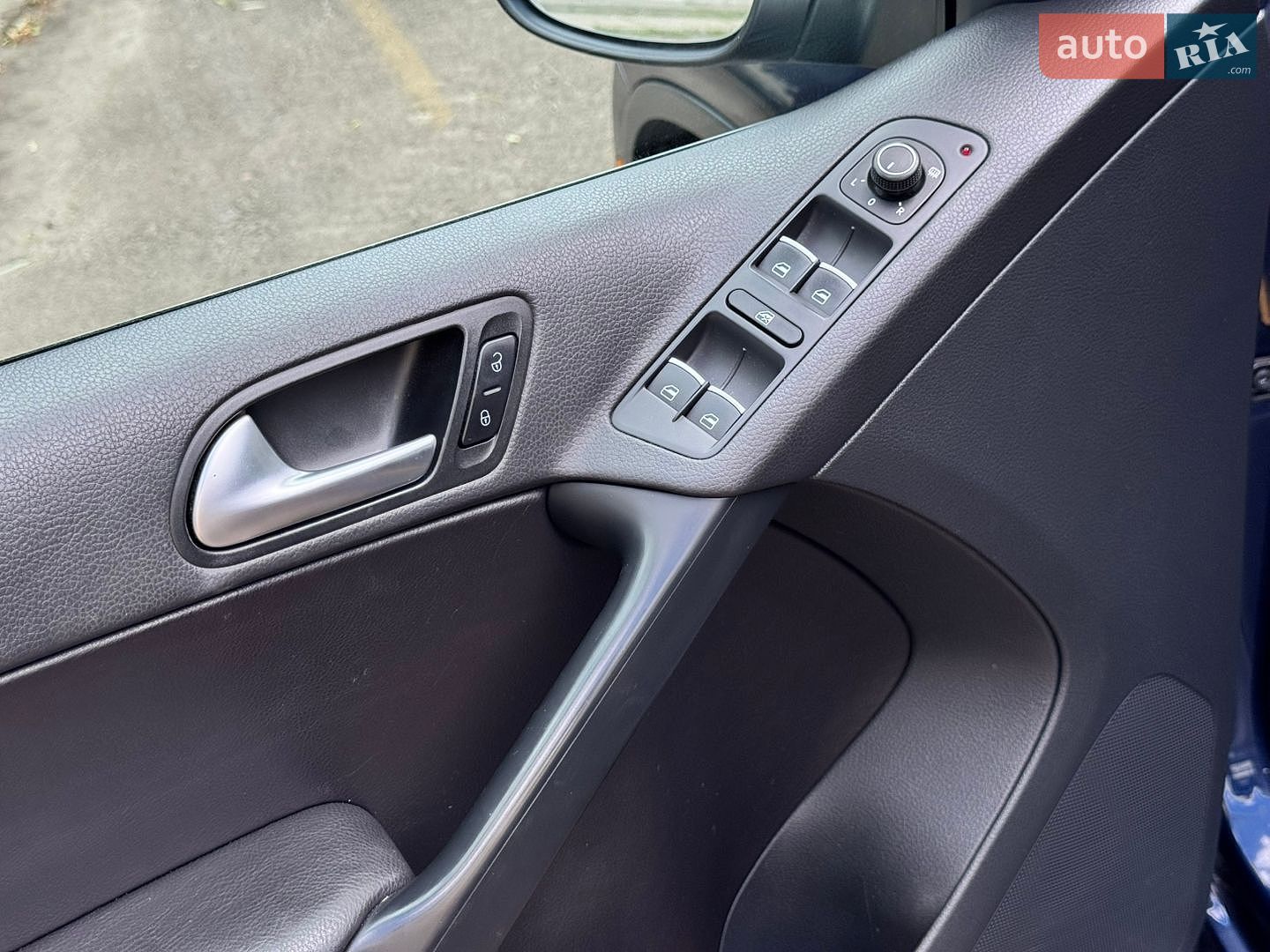 Volkswagen Tiguan 2016 VIN WVGBV7AX6GW577570 фото оголошення 27 з 36