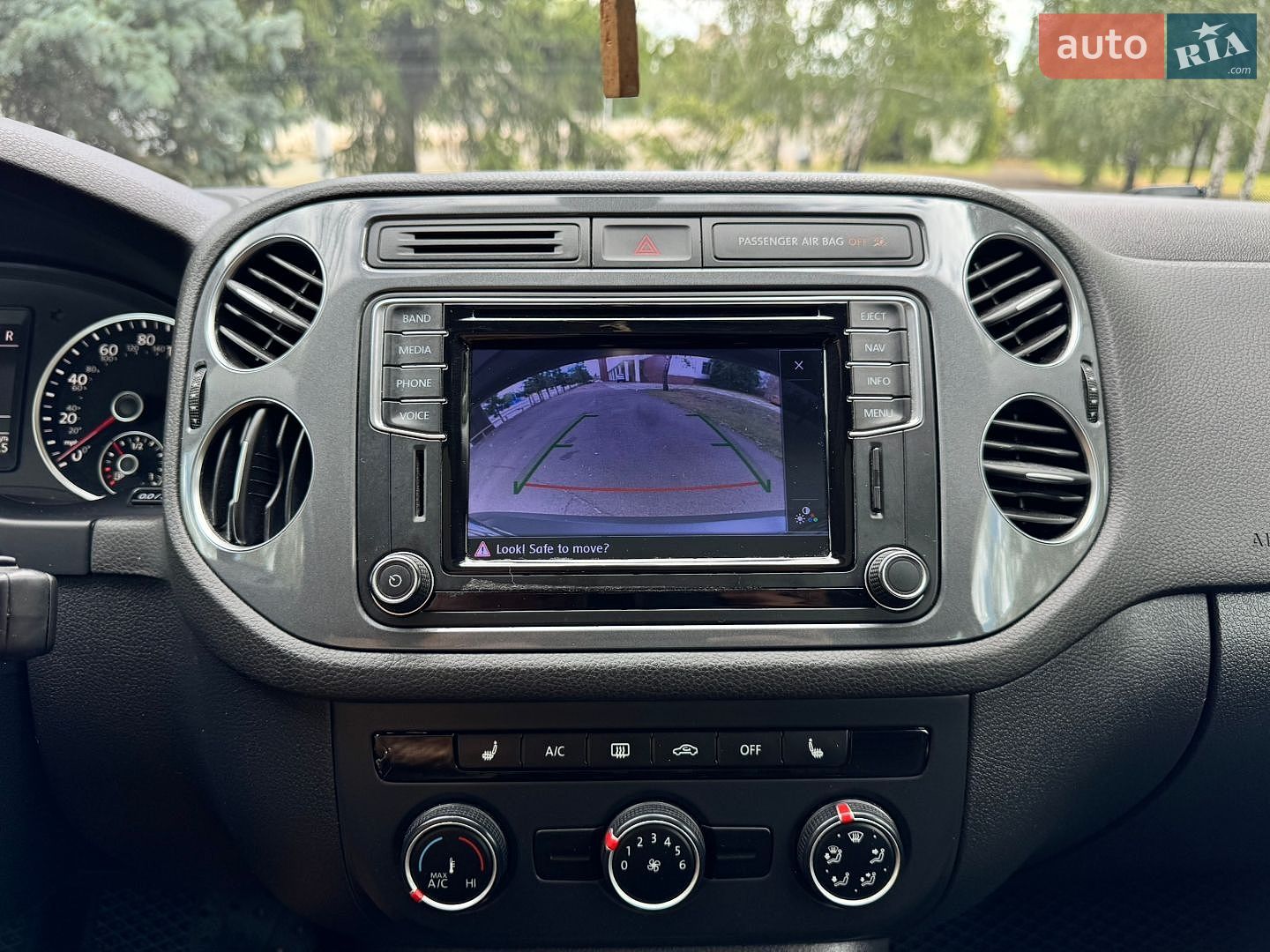 Volkswagen Tiguan 2016 VIN WVGBV7AX6GW577570 фото оголошення 35 з 36