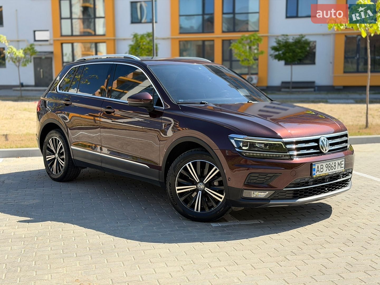 Volkswagen Tiguan 2018 VIN WVGZZZ5NZJW964315 фото оголошення 2 з 30