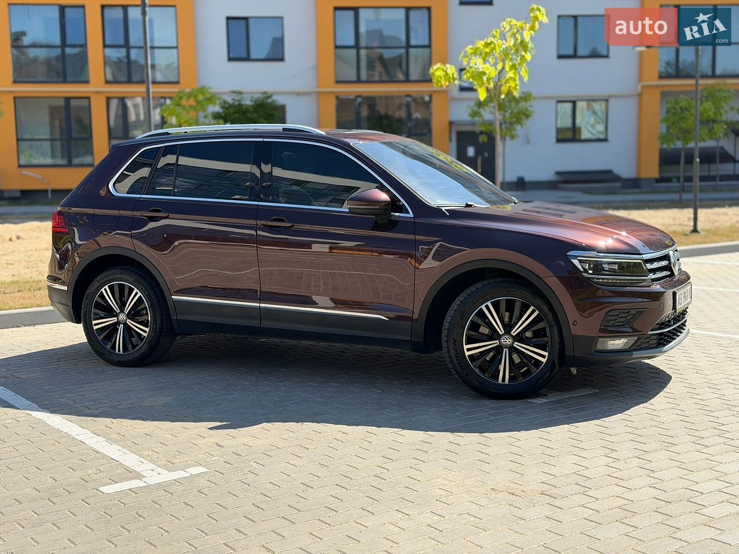 Volkswagen Tiguan 2018 VIN WVGZZZ5NZJW964315 фото оголошення 3 з 30