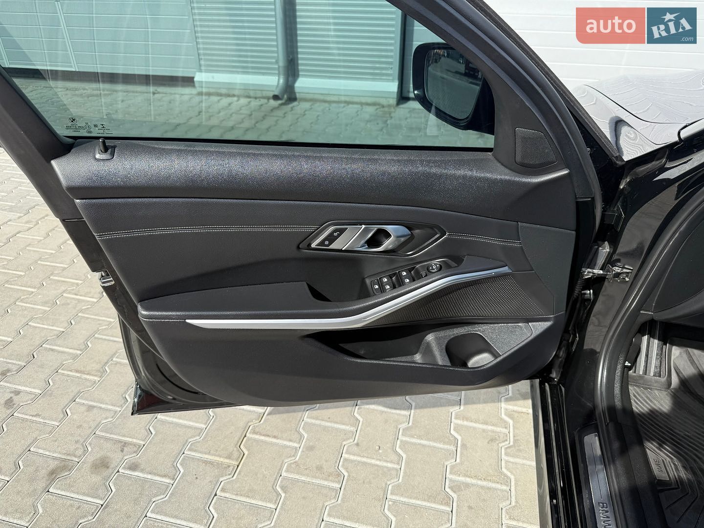 BMW 3 Series 2019 VIN WBA5V7100KFH19523 фото оголошення 19 з 25